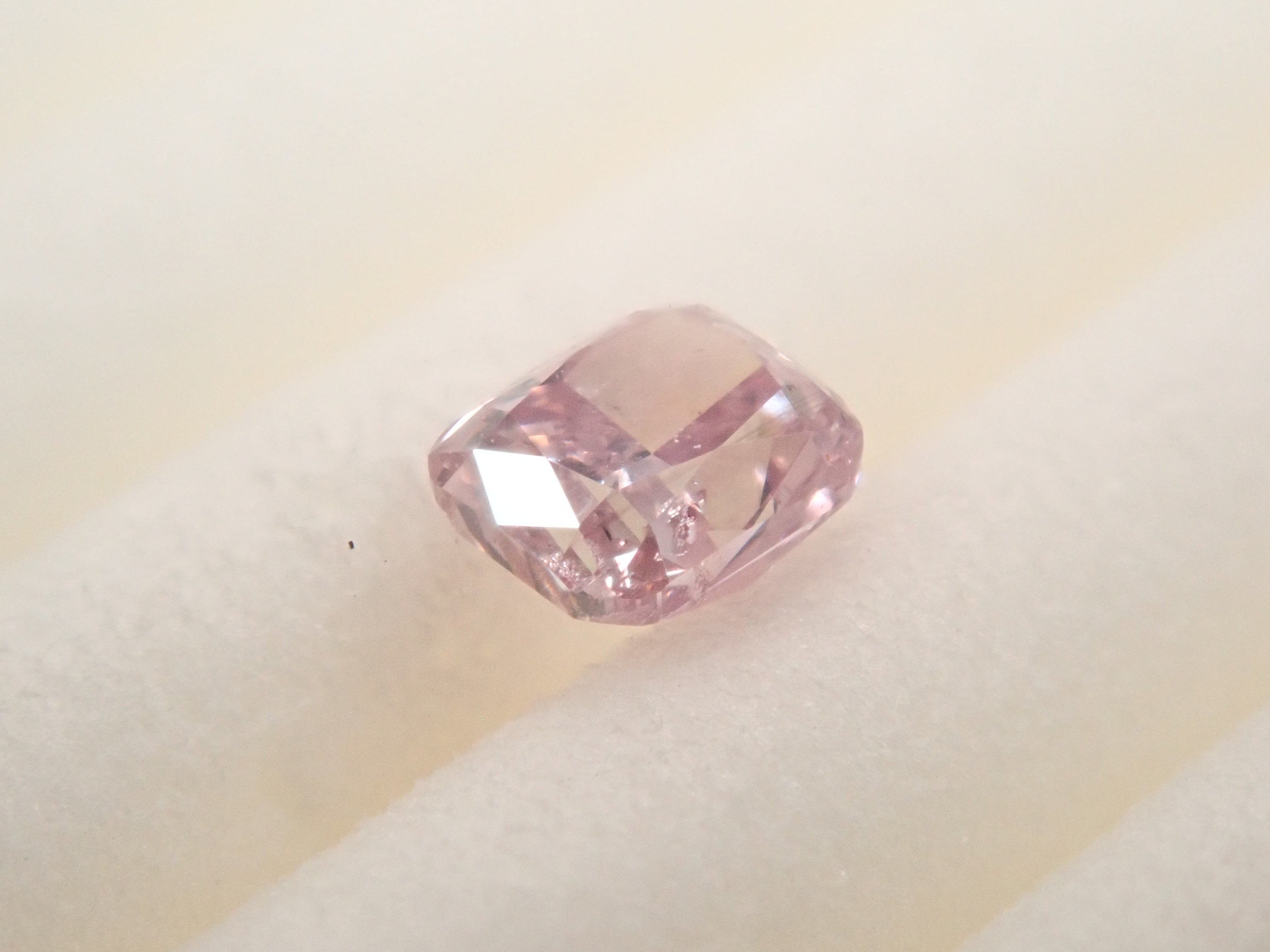 【32501927掲載】ピンクダイヤモンド（クッションカット） 0.157ctルース(FANCY DEEP PUPPLE PINK, I1)