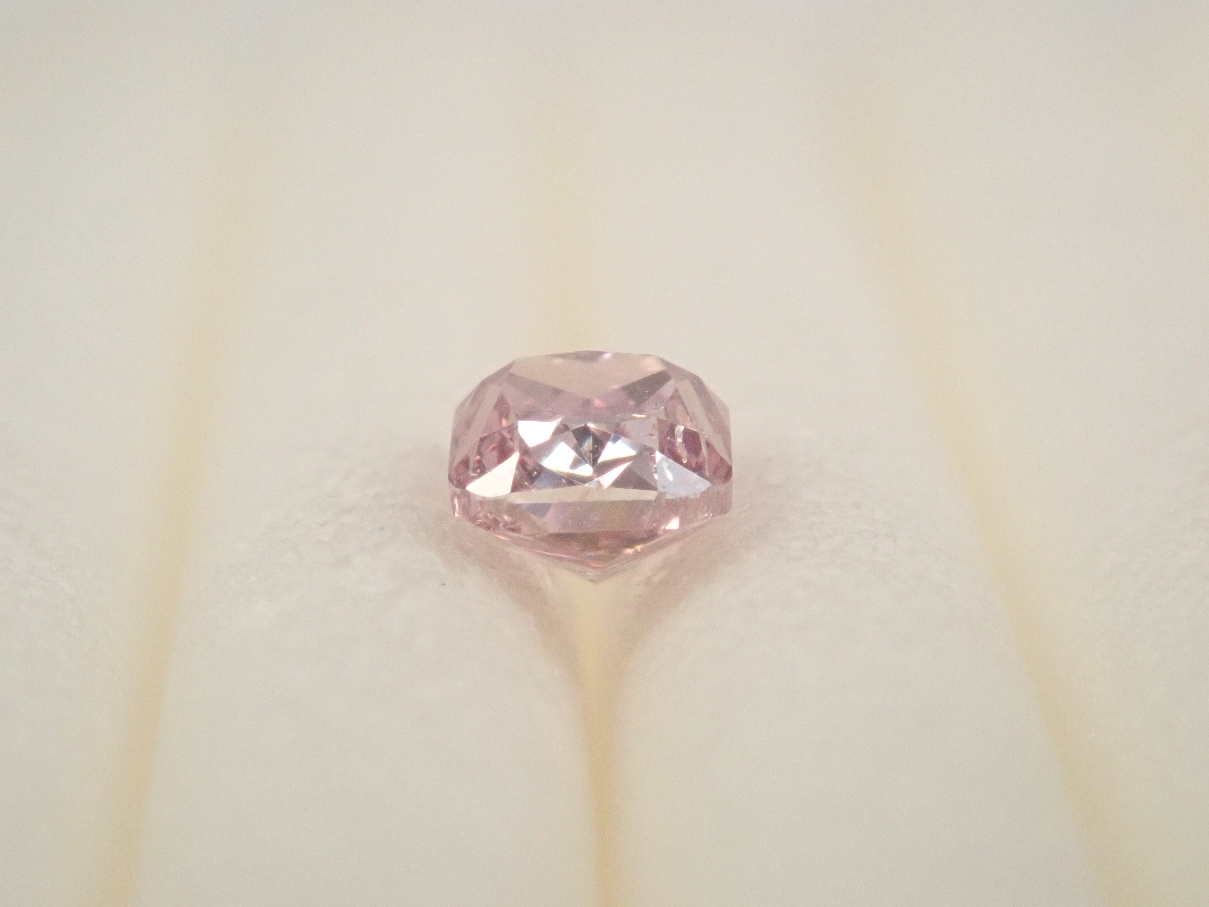 【32501927掲載】ピンクダイヤモンド（クッションカット） 0.157ctルース(FANCY DEEP PUPPLE PINK, I1)