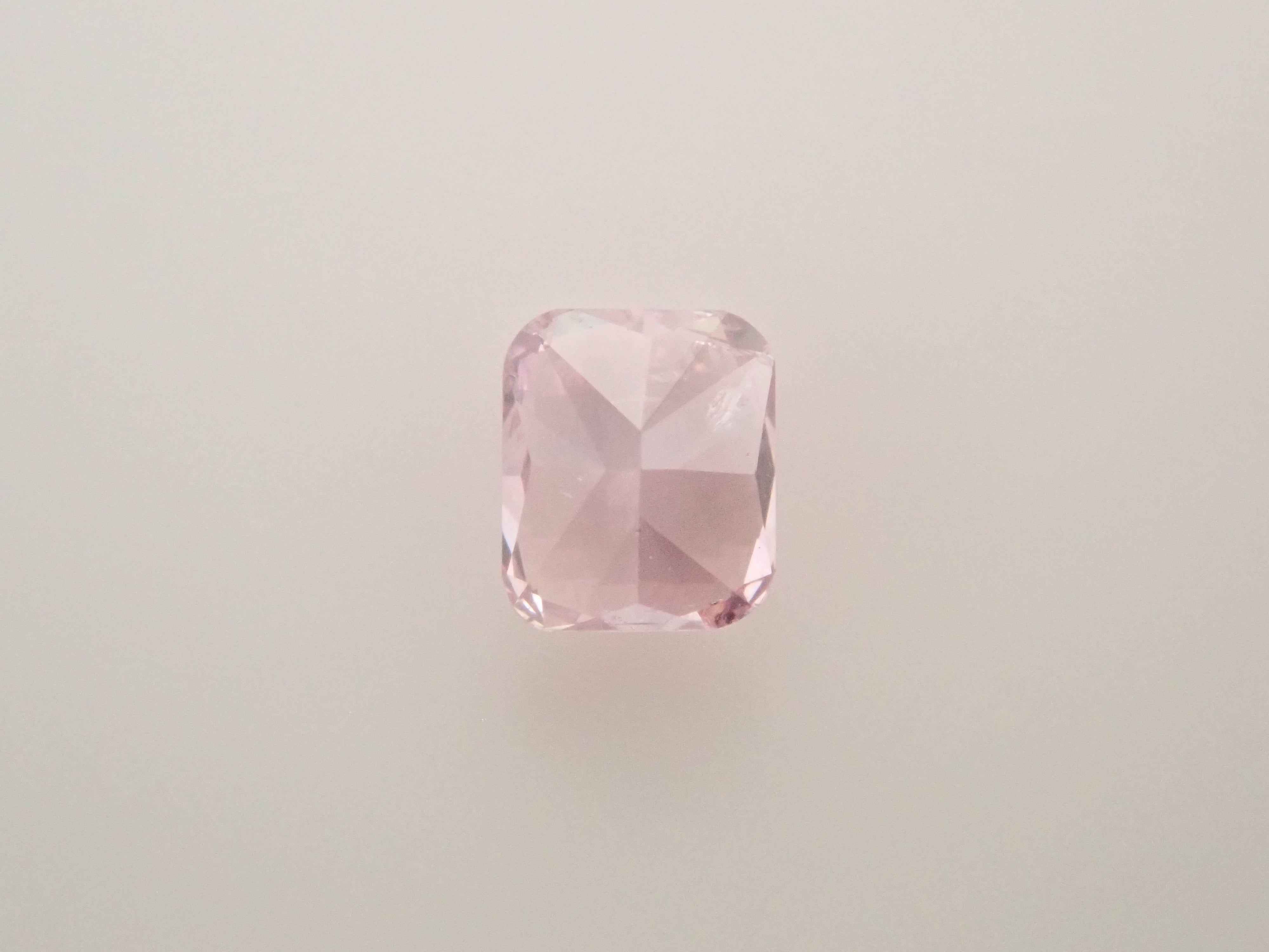 【32501927掲載】ピンクダイヤモンド（クッションカット） 0.157ctルース(FANCY DEEP PUPPLE PINK, I1)