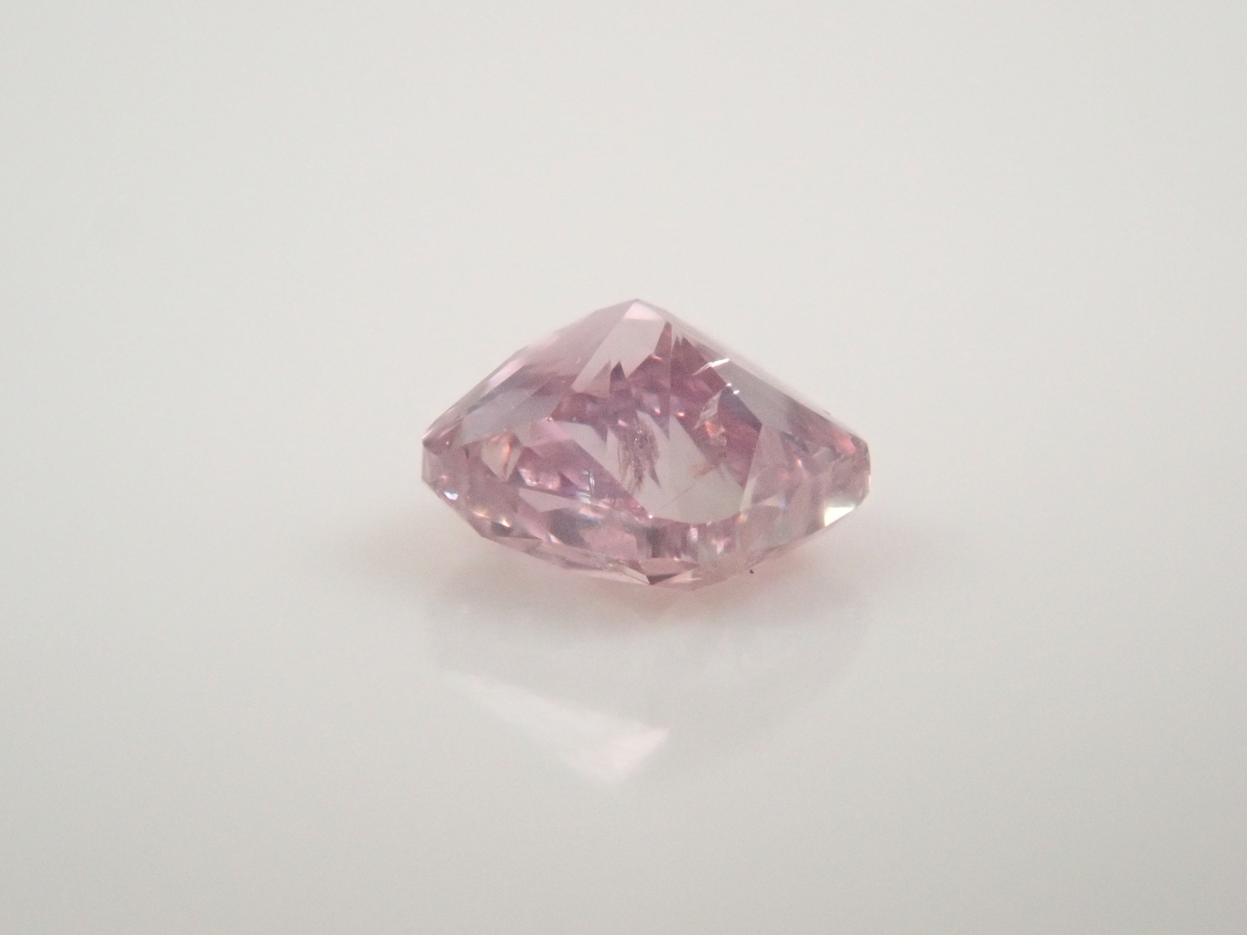 【32501927掲載】ピンクダイヤモンド（クッションカット） 0.157ctルース(FANCY DEEP PUPPLE PINK, I1)