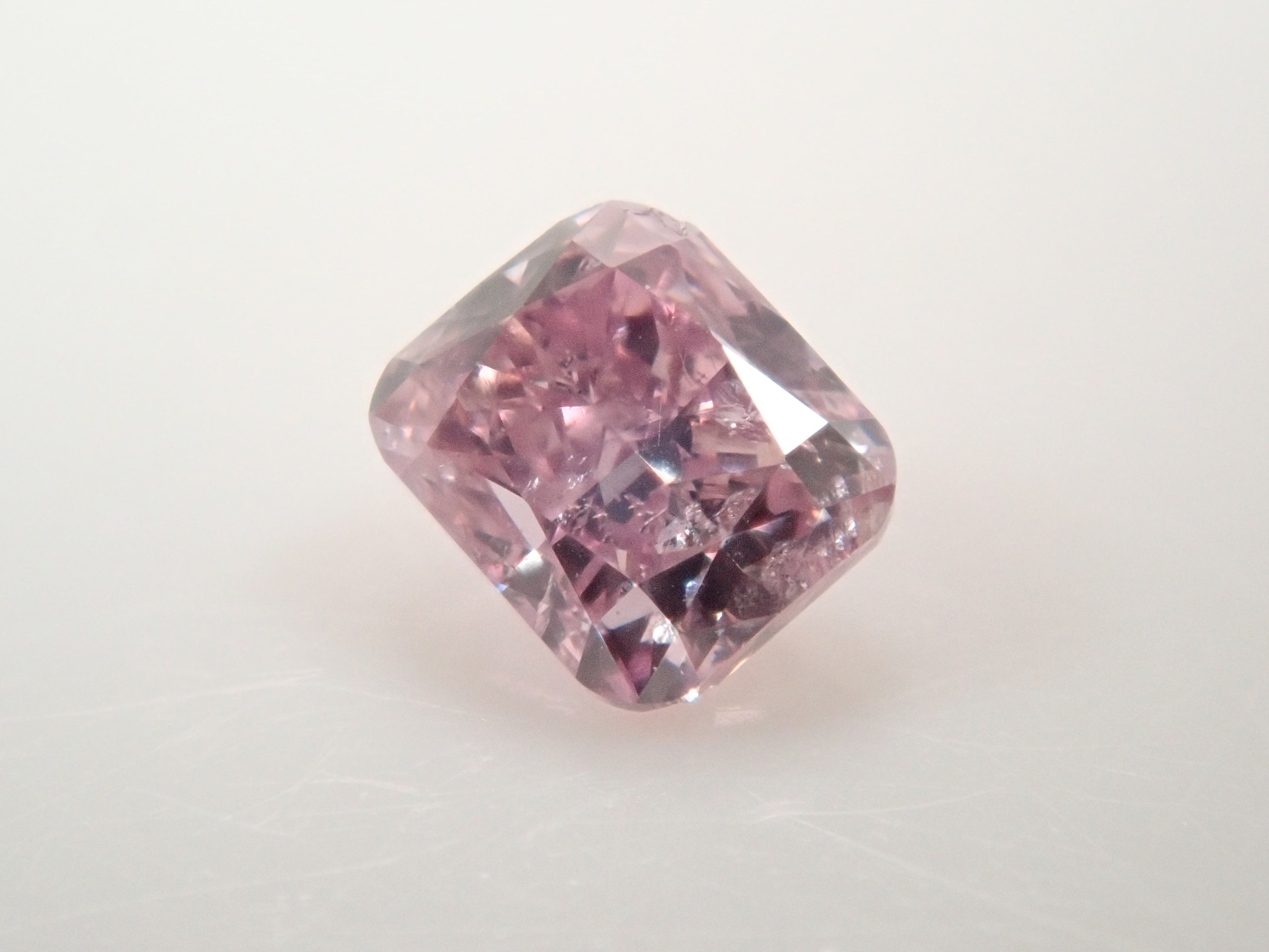 【32501927掲載】ピンクダイヤモンド（クッションカット） 0.157ctルース(FANCY DEEP PUPPLE PINK, I1)