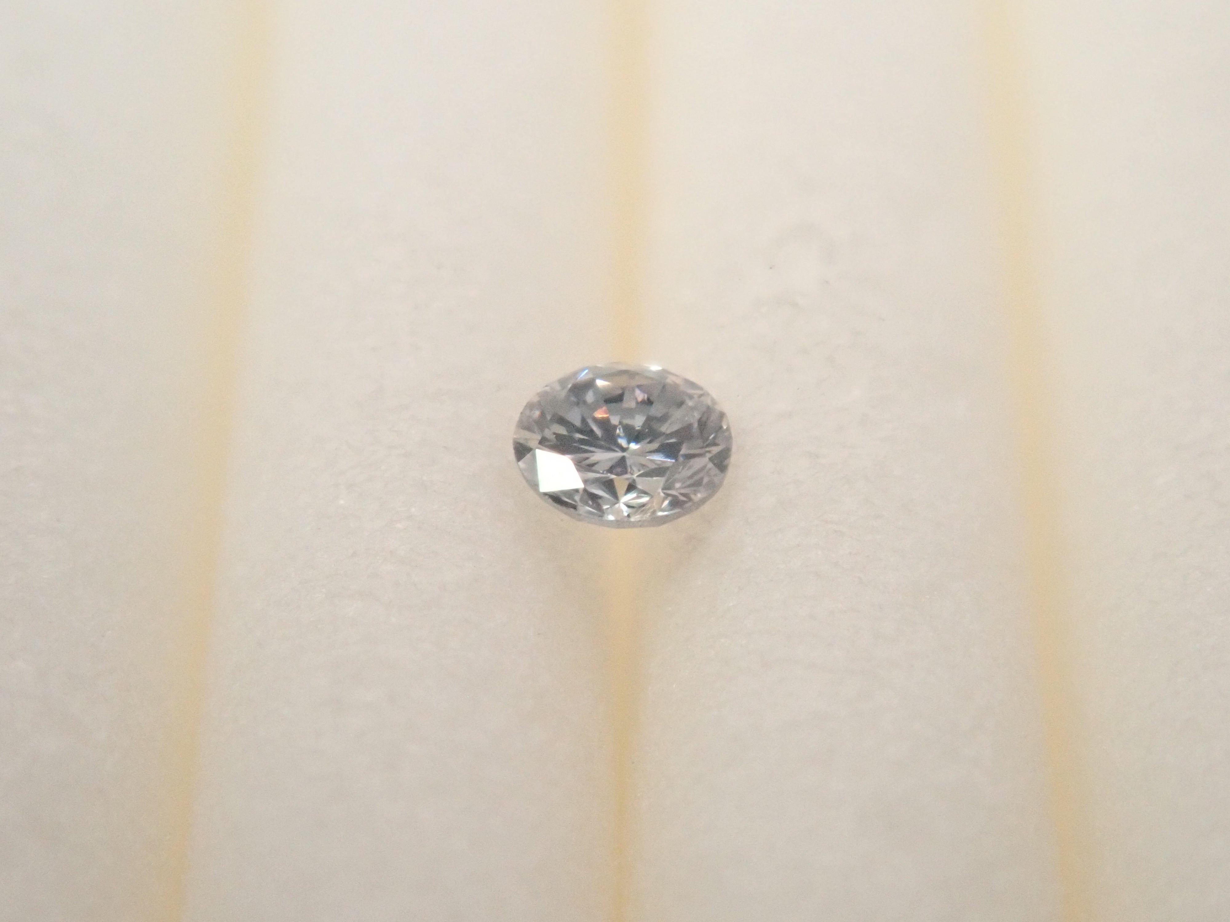 【32501928掲載】グレーダイヤモンド 0.039ctルース(LIGHT BLUISH GRAY, VS-1)