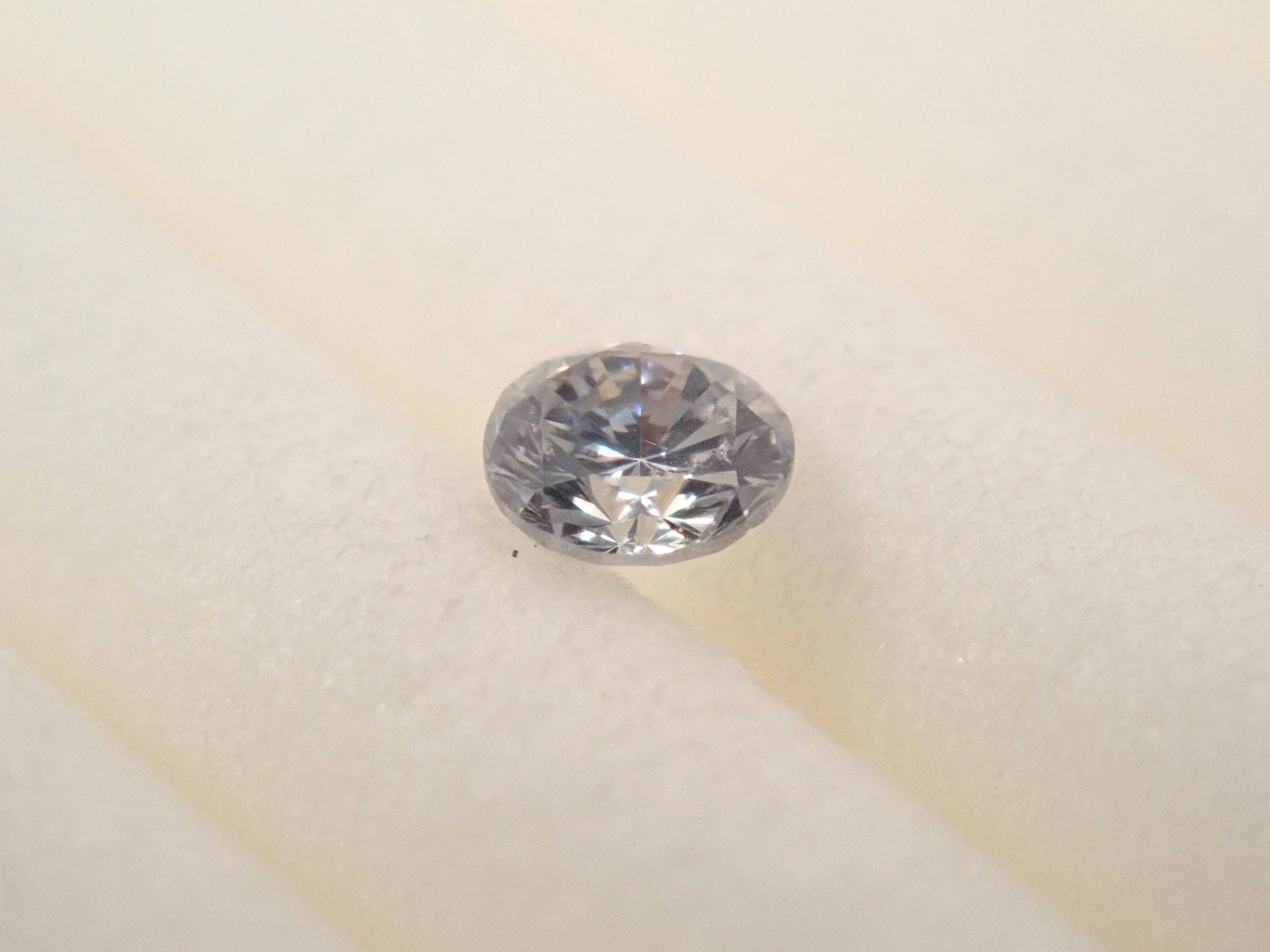 【32501929掲載】グレーダイヤモンド 0.064ctルース(LIGHT BLUISH GRAY, SI-1)