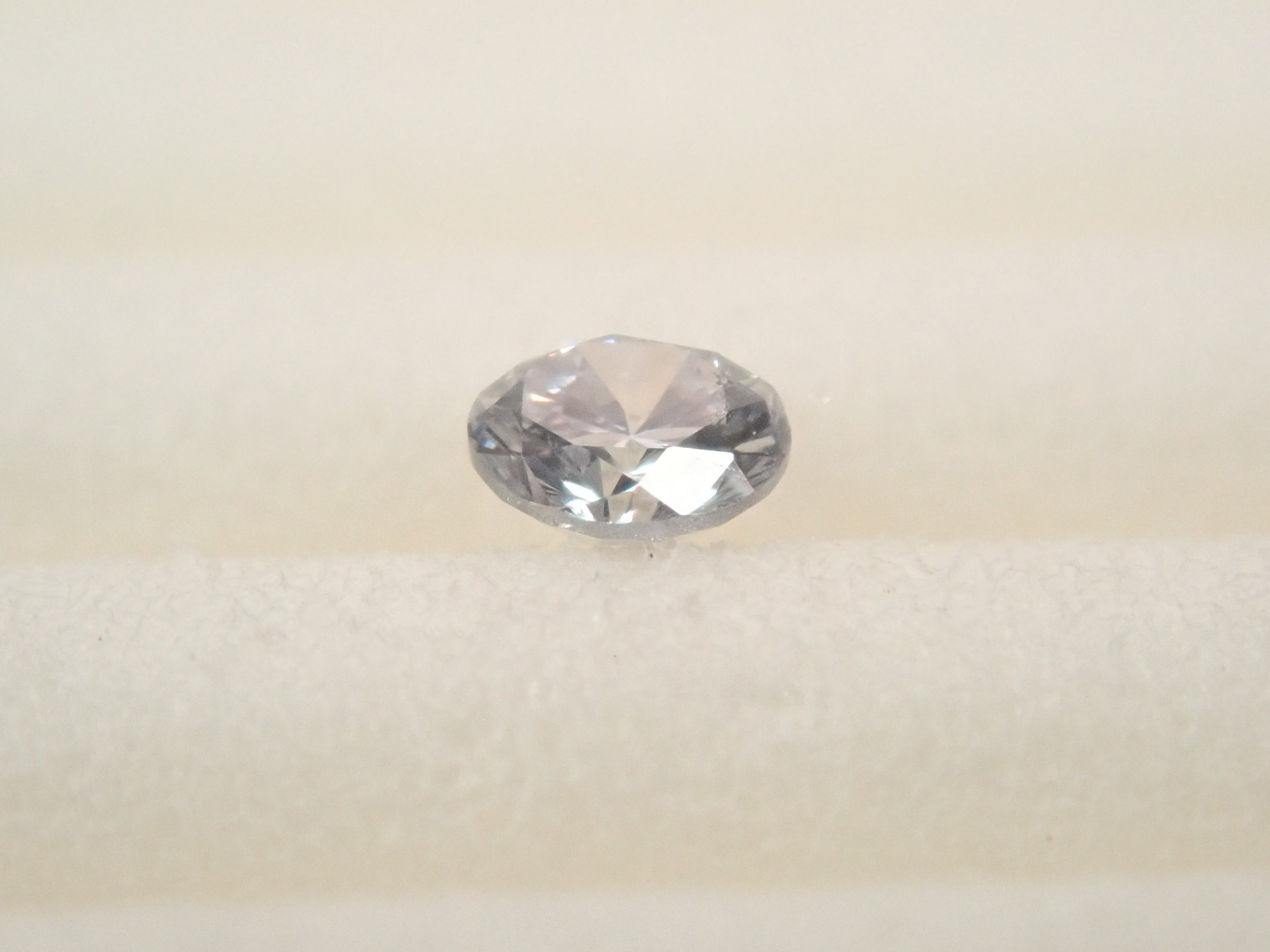 【32501929掲載】グレーダイヤモンド 0.064ctルース(LIGHT BLUISH GRAY, SI-1)