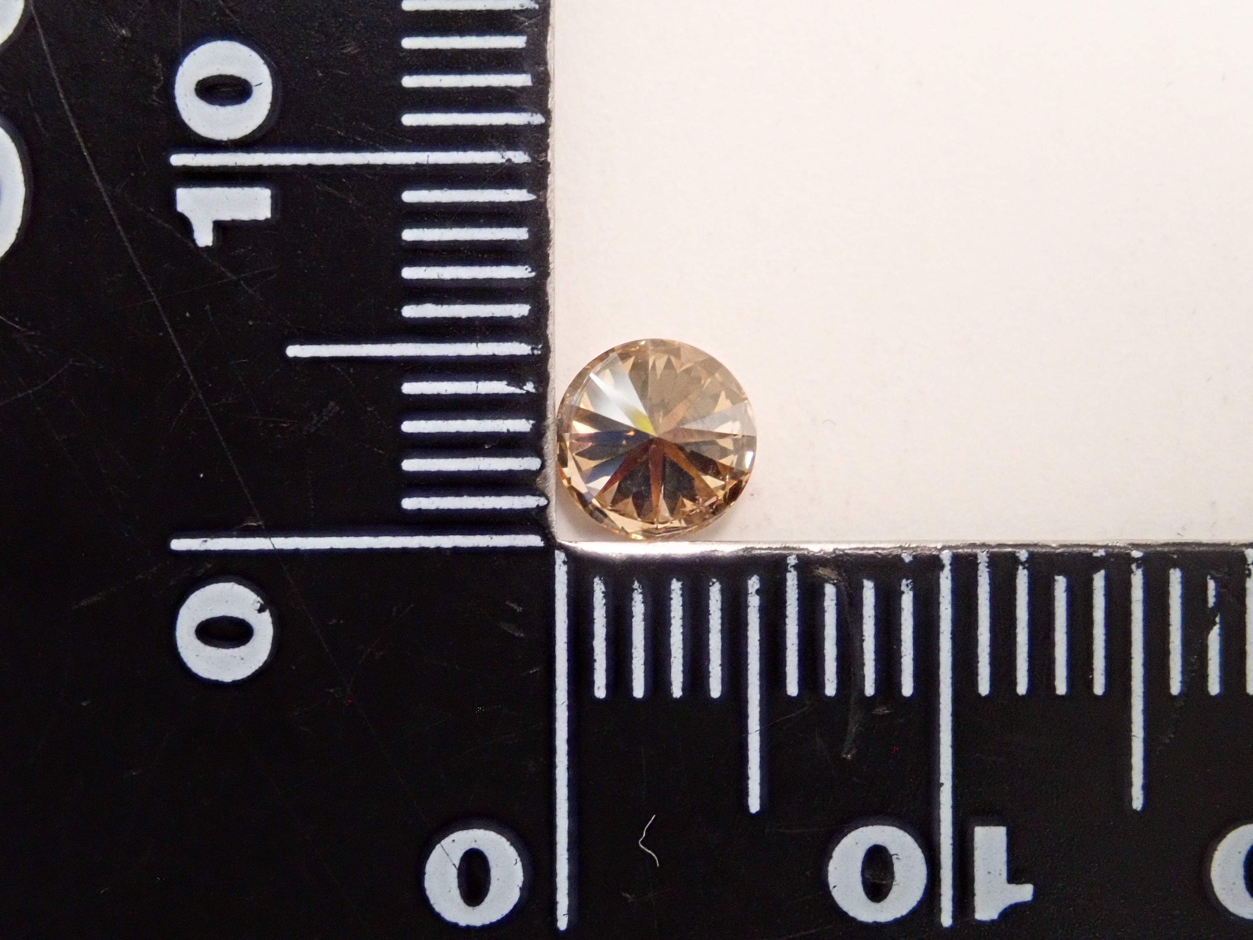 ブラウンダイヤモンド 0.600ctルース(FANCY LIGHT BROWN, SI-2)