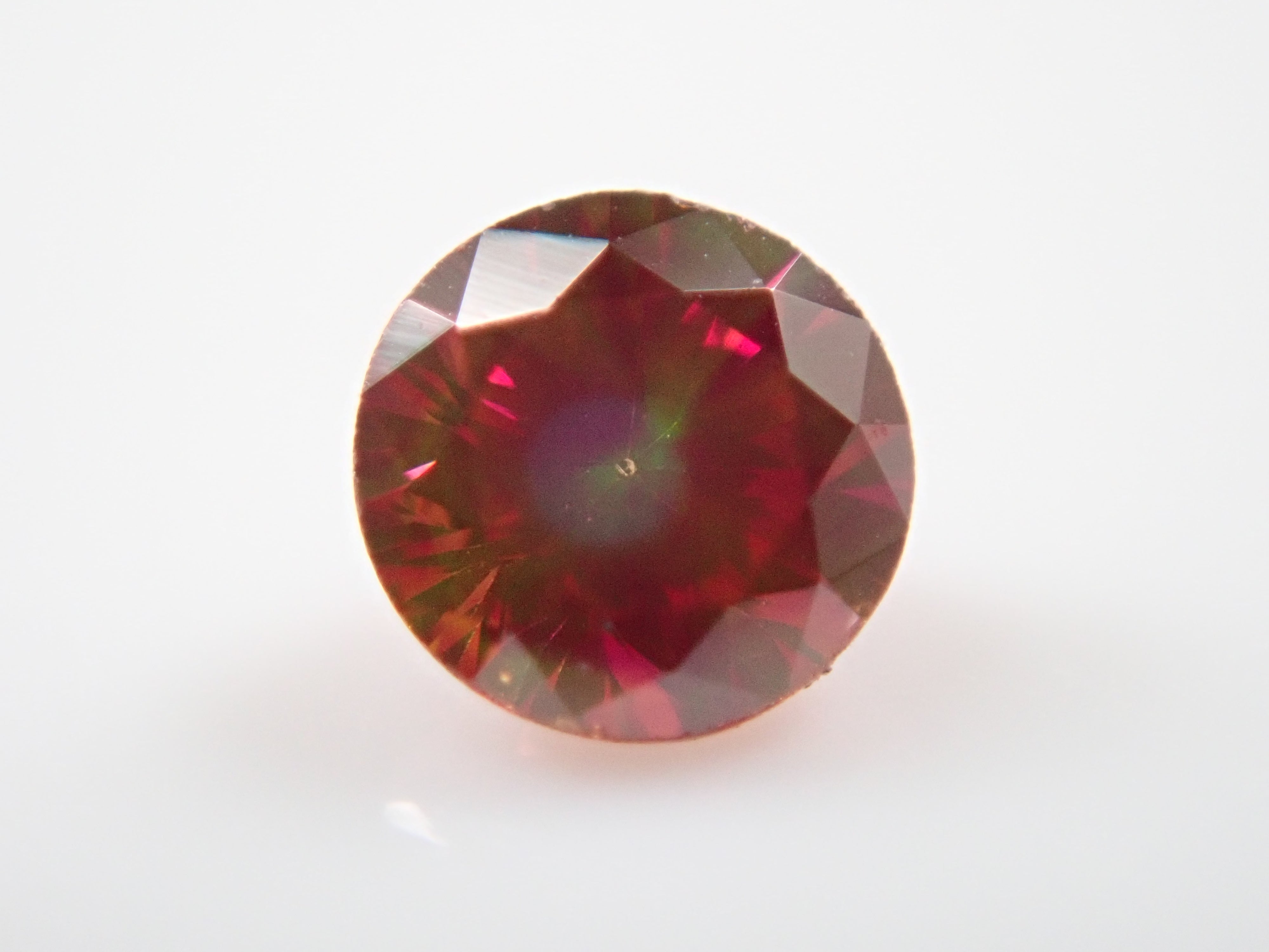 【32501458掲載】レッドダイヤモンド（トリートメント） 0.065ctルース(FANCY PURPLISH RED, VS2)