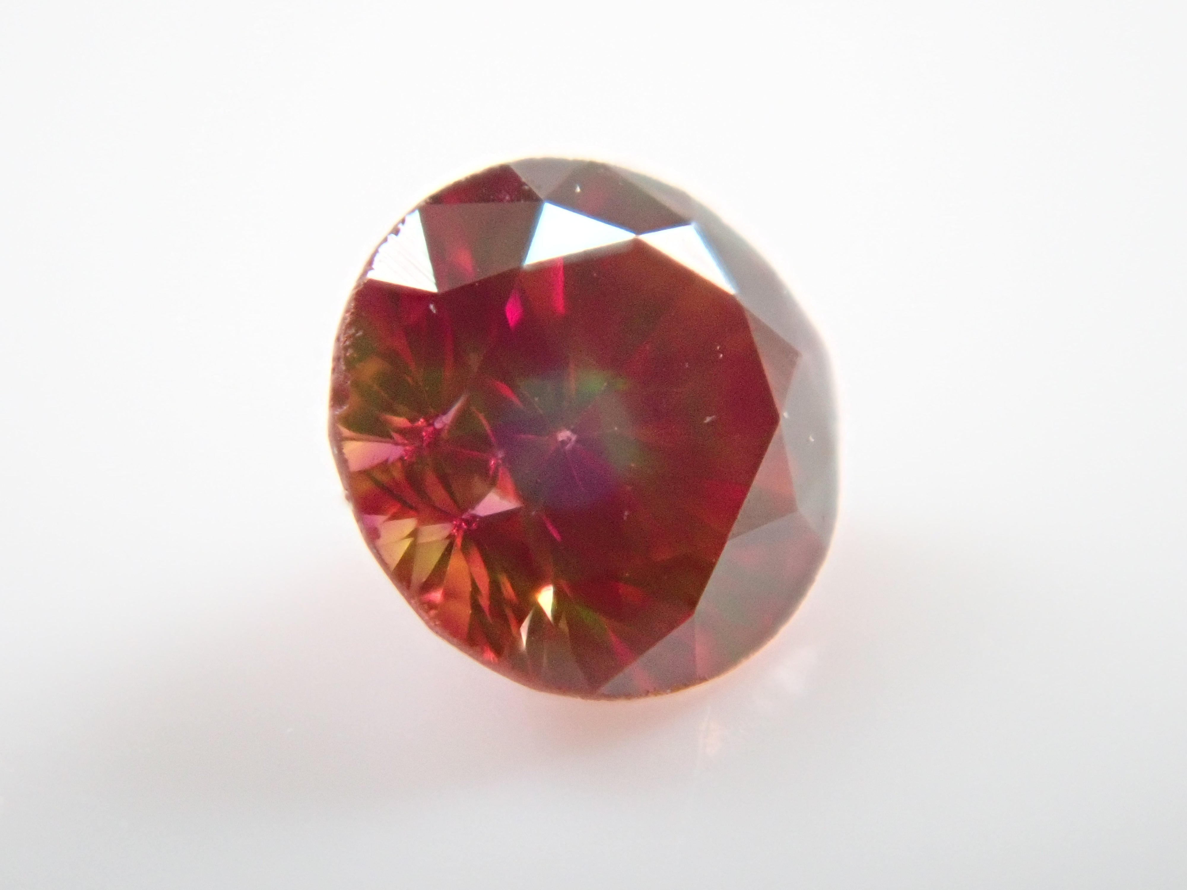 【32501458掲載】レッドダイヤモンド（トリートメント） 0.065ctルース(FANCY PURPLISH RED, VS2)