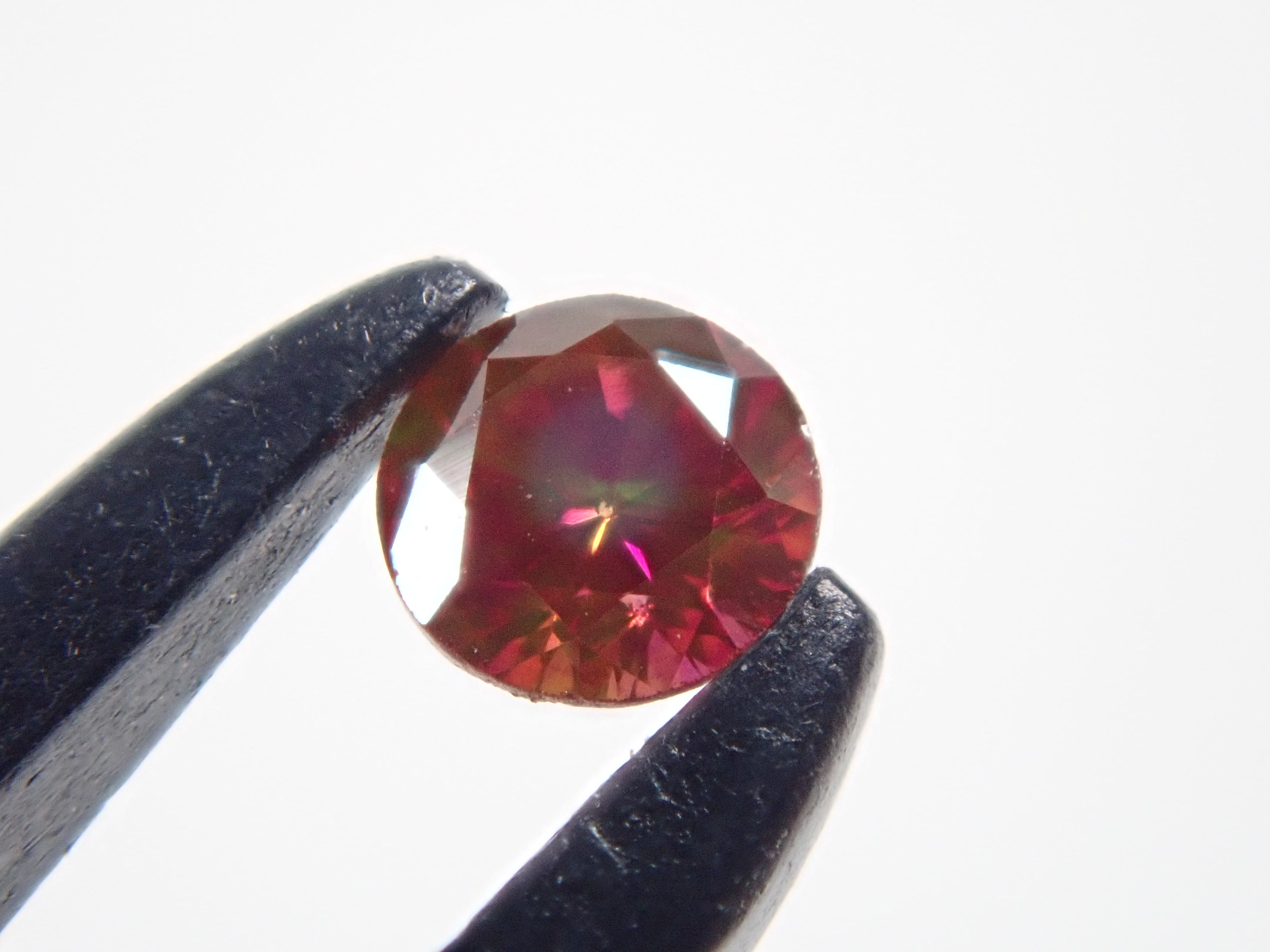 【32501458掲載】レッドダイヤモンド（トリートメント） 0.065ctルース(FANCY PURPLISH RED, VS2)