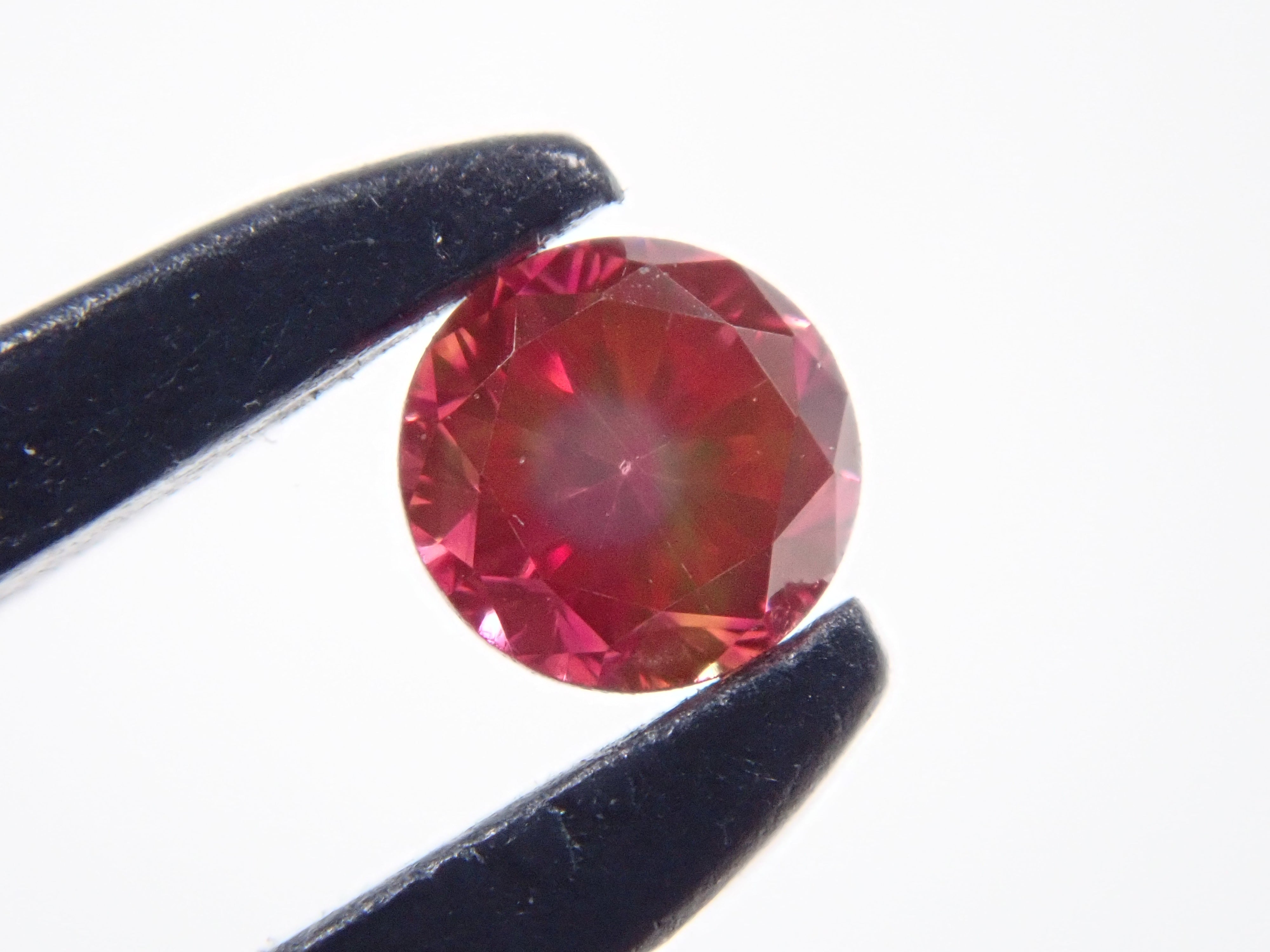 【32501459掲載】レッドダイヤモンド（トリートメント） 0.070ctルース(FANCY PURPLISH RED, VS1)