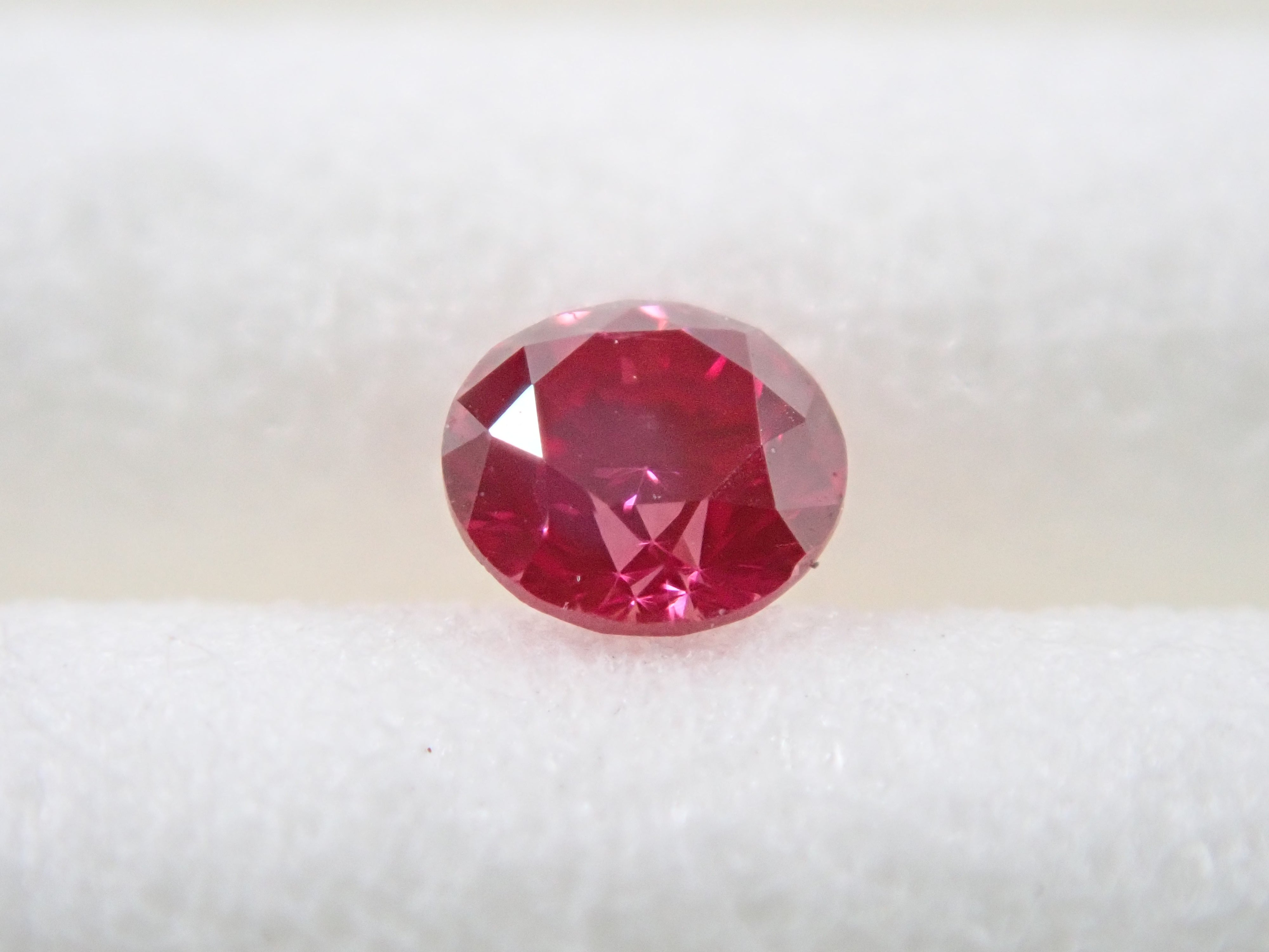 レッドダイヤモンド（トリートメント） 0.063ctルース(FANCY PURPLISH RED, SI2)