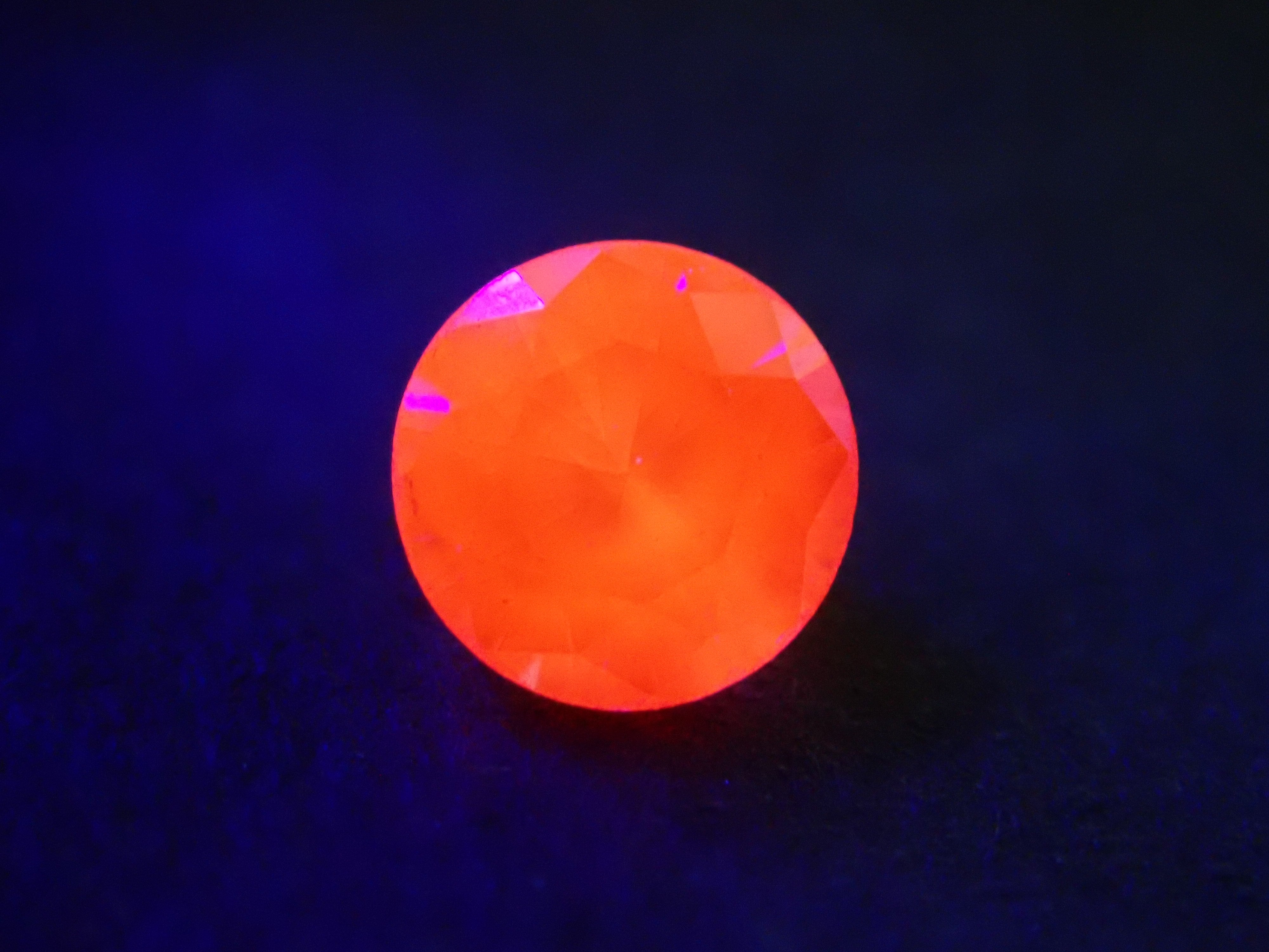 ピンクダイヤモンド（トリートメント） 0.095ctルース(FANCY PURPLISH PURPLISH PINK, SI1)