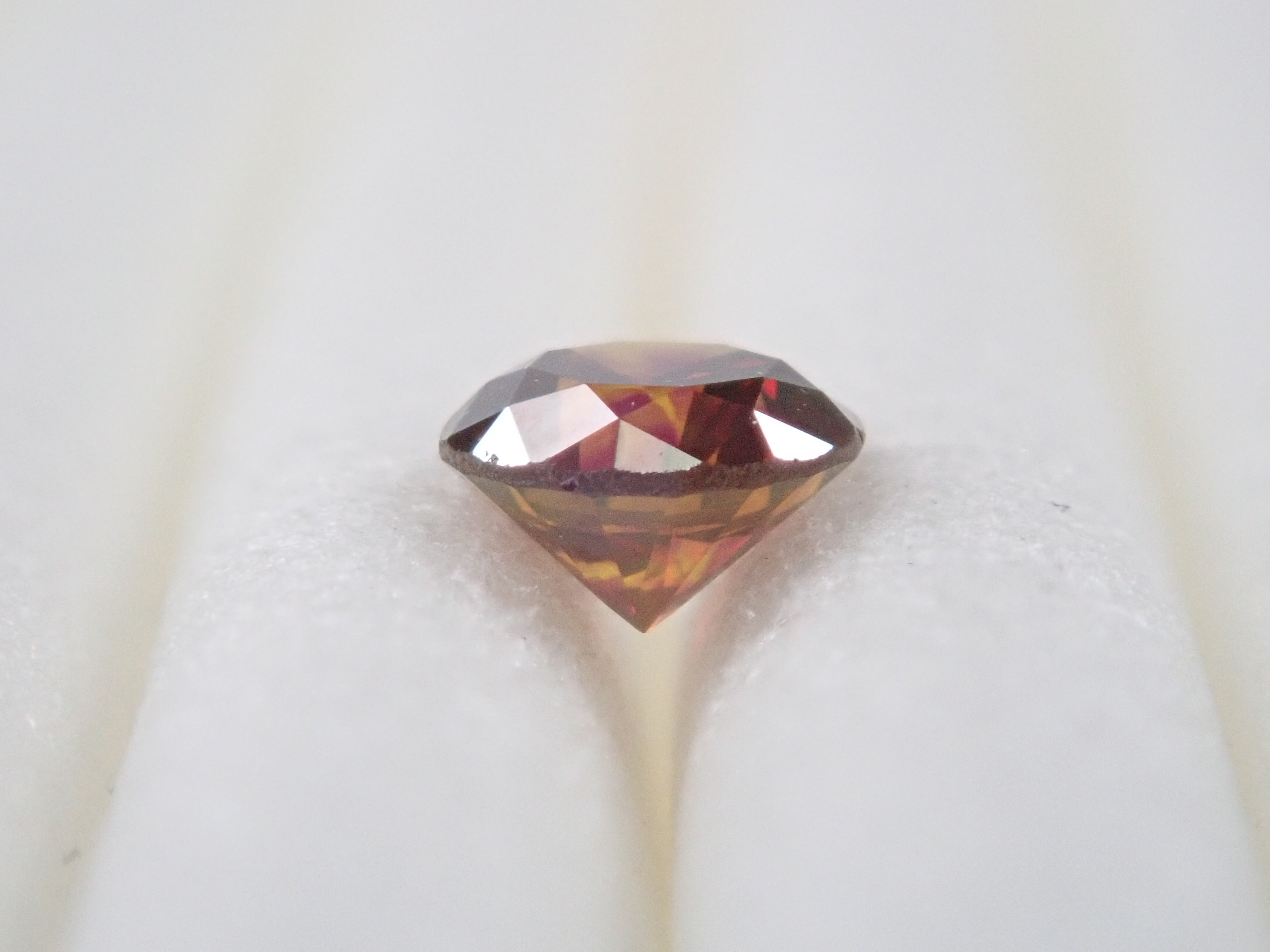 [Posted in 32501467] Brown Diamond (Treatment) 0.169ct Loose (FANCY RED BROWN, VS2)