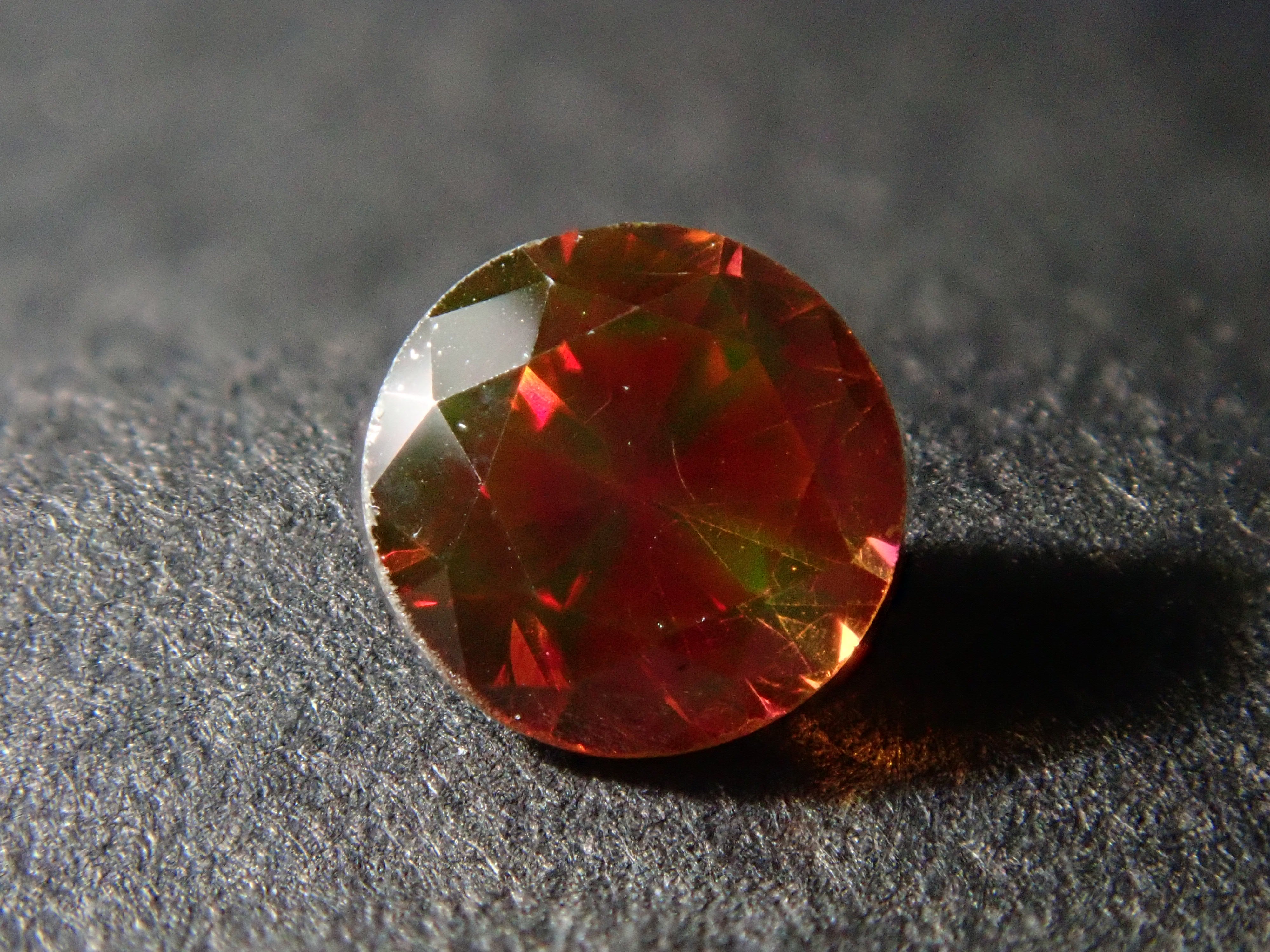 [Posted in 32501467] Brown Diamond (Treatment) 0.169ct Loose (FANCY RED BROWN, VS2)