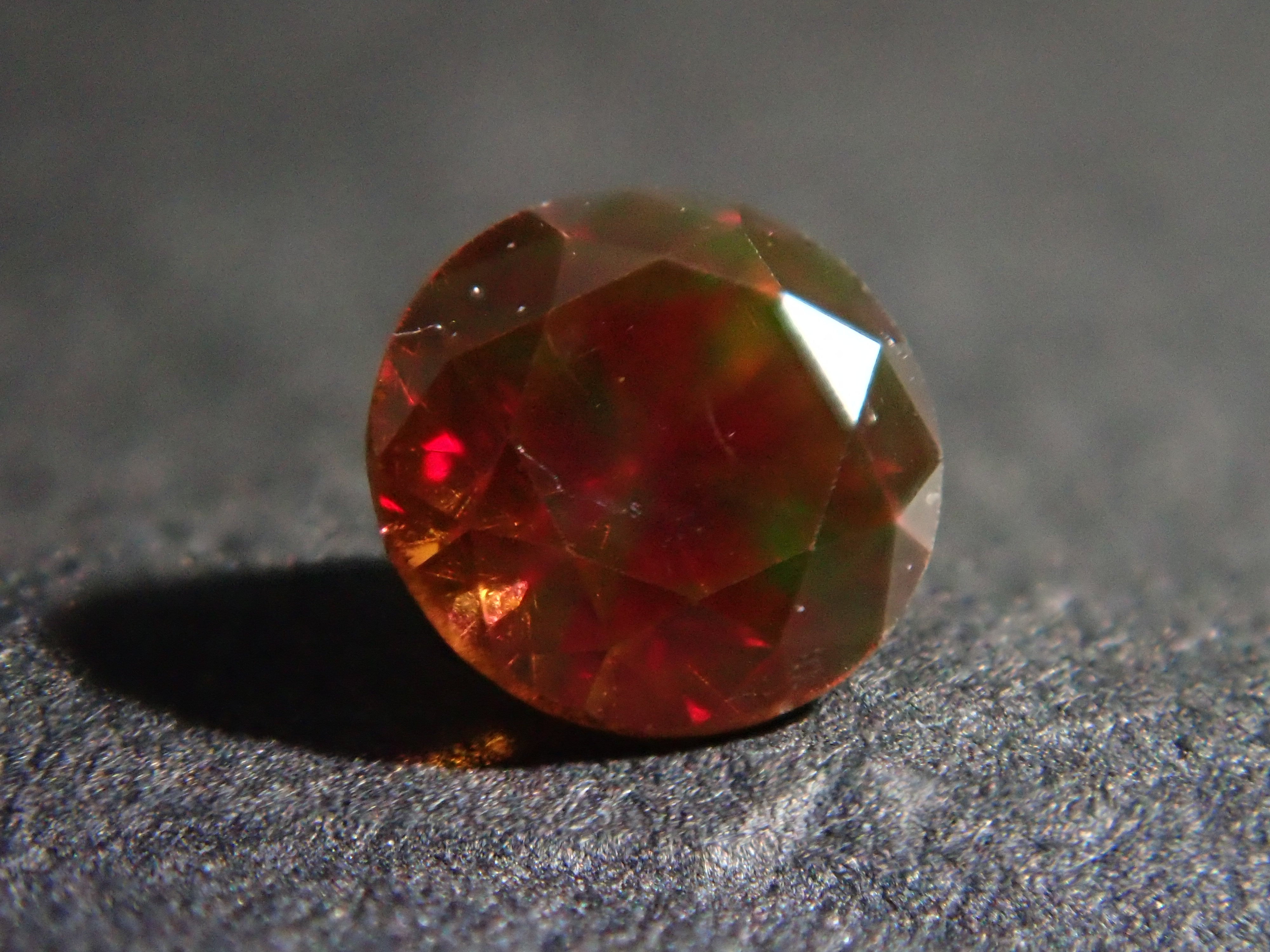 [Posted in 32501467] Brown Diamond (Treatment) 0.169ct Loose (FANCY RED BROWN, VS2)