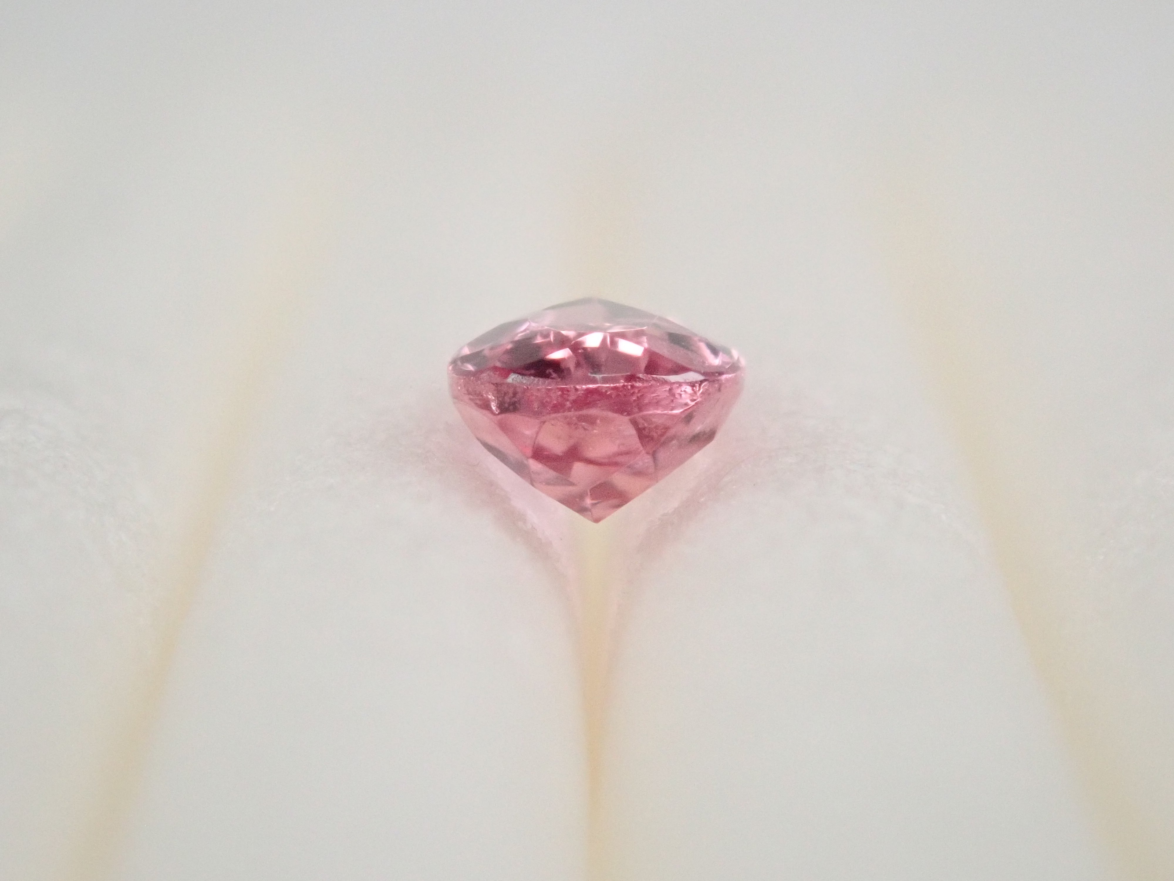 ブラジル産非加熱ピンクインペリアルトパーズ（シェリーピンク） 0.240ctルース