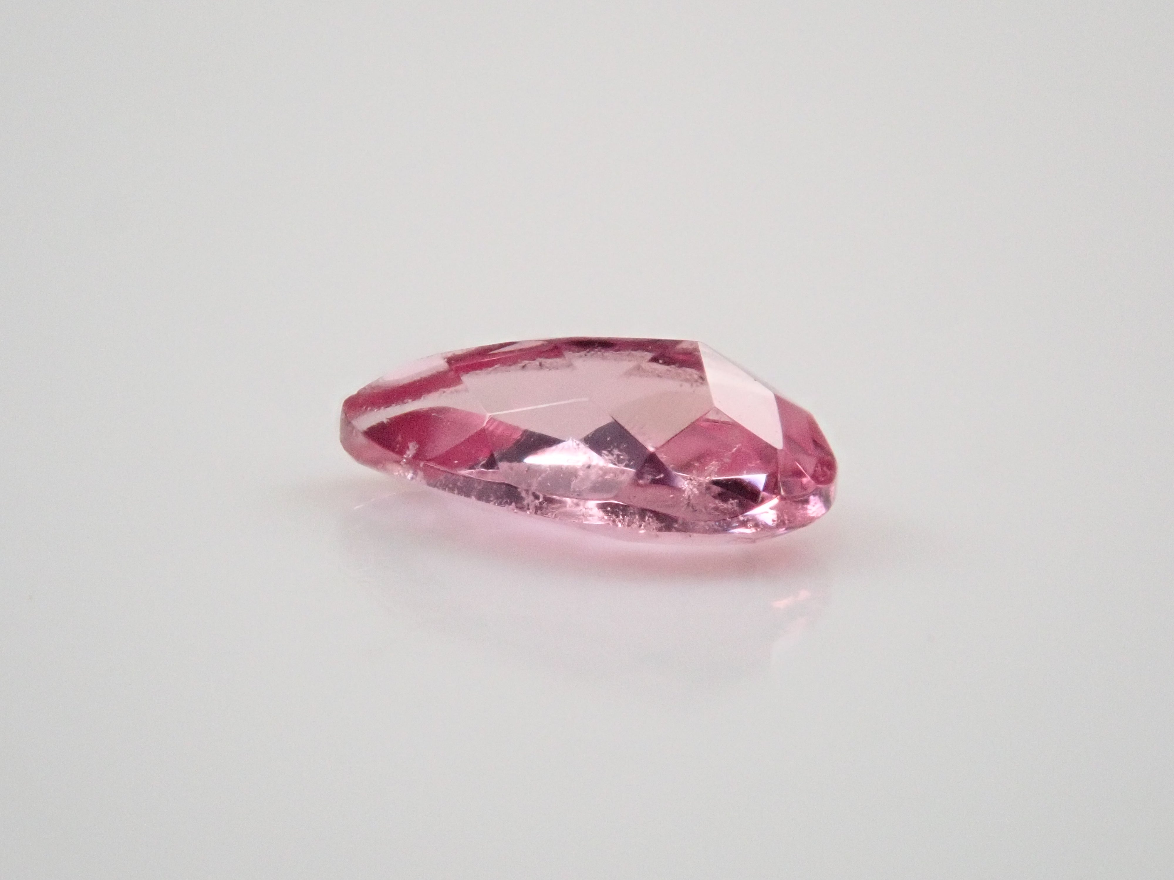 ブラジル産非加熱ピンクインペリアルトパーズ（シェリーピンク） 0.240ctルース