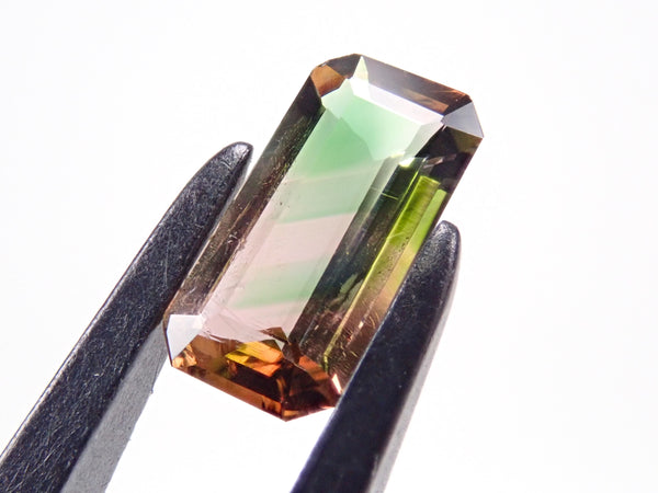Lottery sale ③_0511 [12531632] Axinite (green tint) 0.798ct loose stone