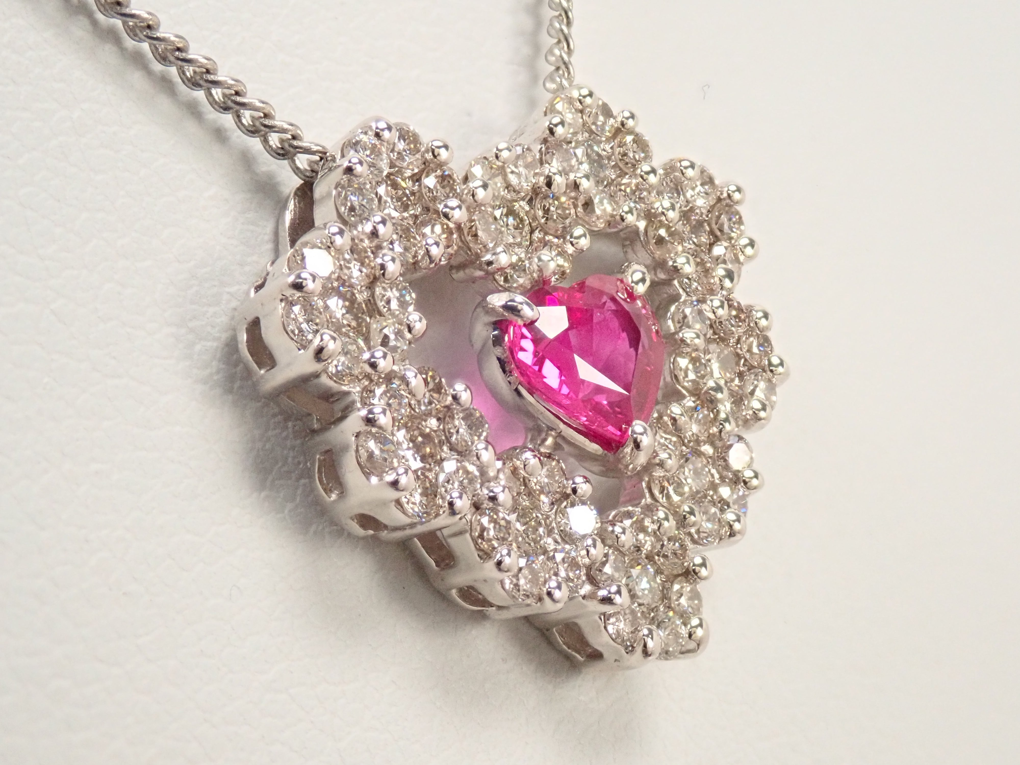 【22602611掲載】【カラフリ】K18WG ルビー 0.94ct ペンダントトップ（ネックレストップ）