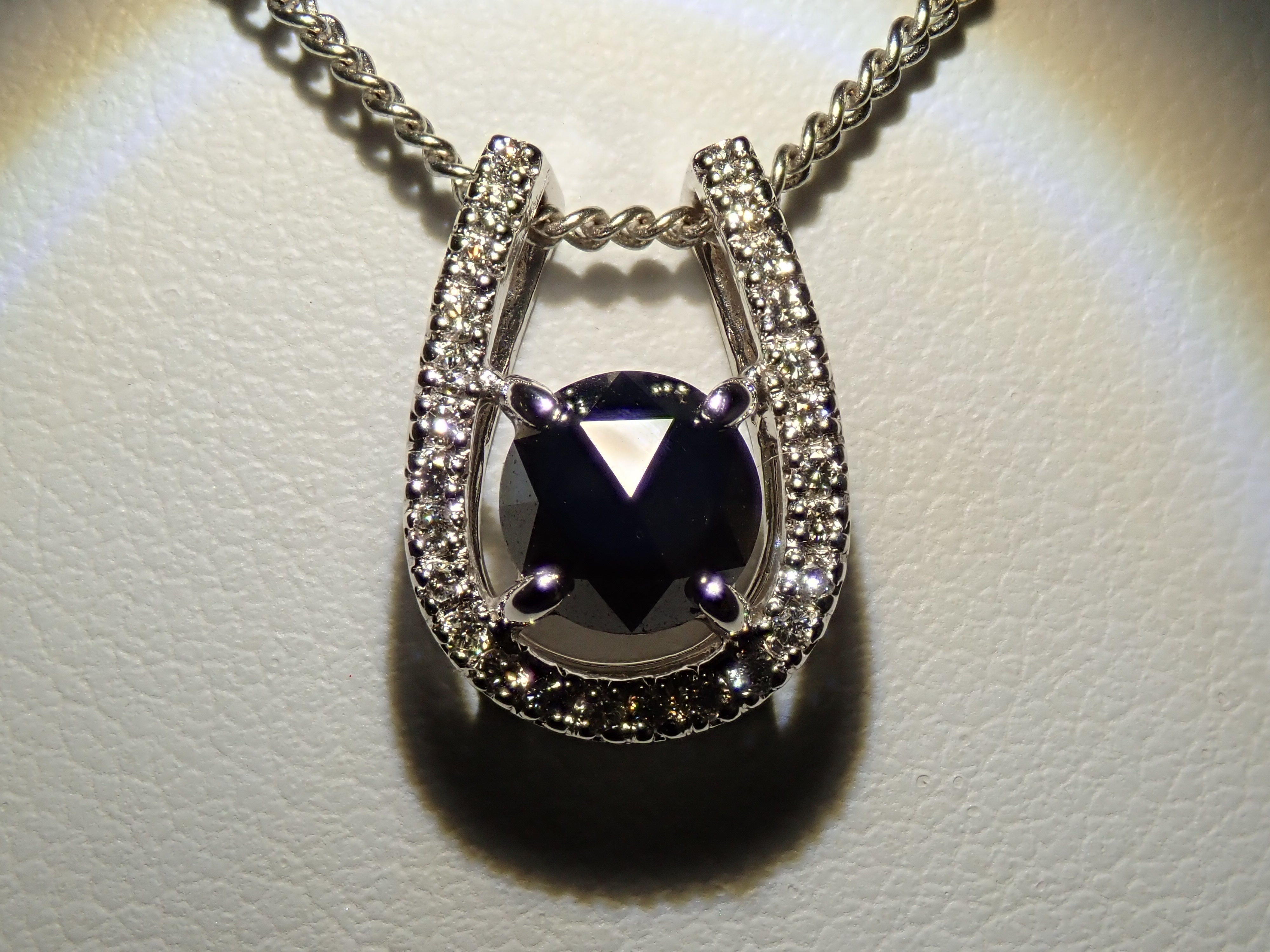 【22602612掲載】【カラフリ】K14WG ブラックダイヤモンド 0.89ct ペンダントトップ（ネックレストップ）
