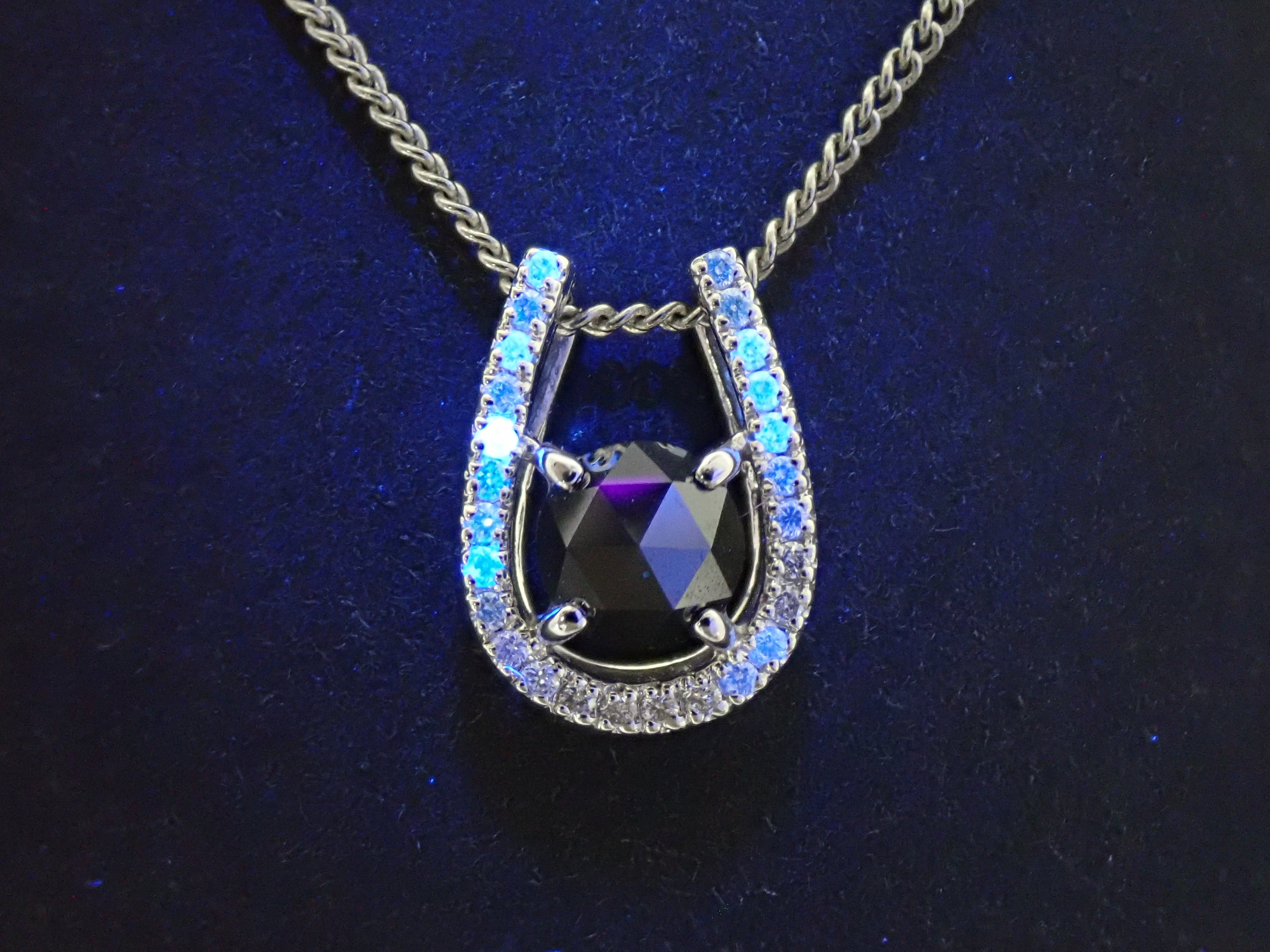 【22602612掲載】【カラフリ】K14WG ブラックダイヤモンド 0.89ct ペンダントトップ（ネックレストップ）