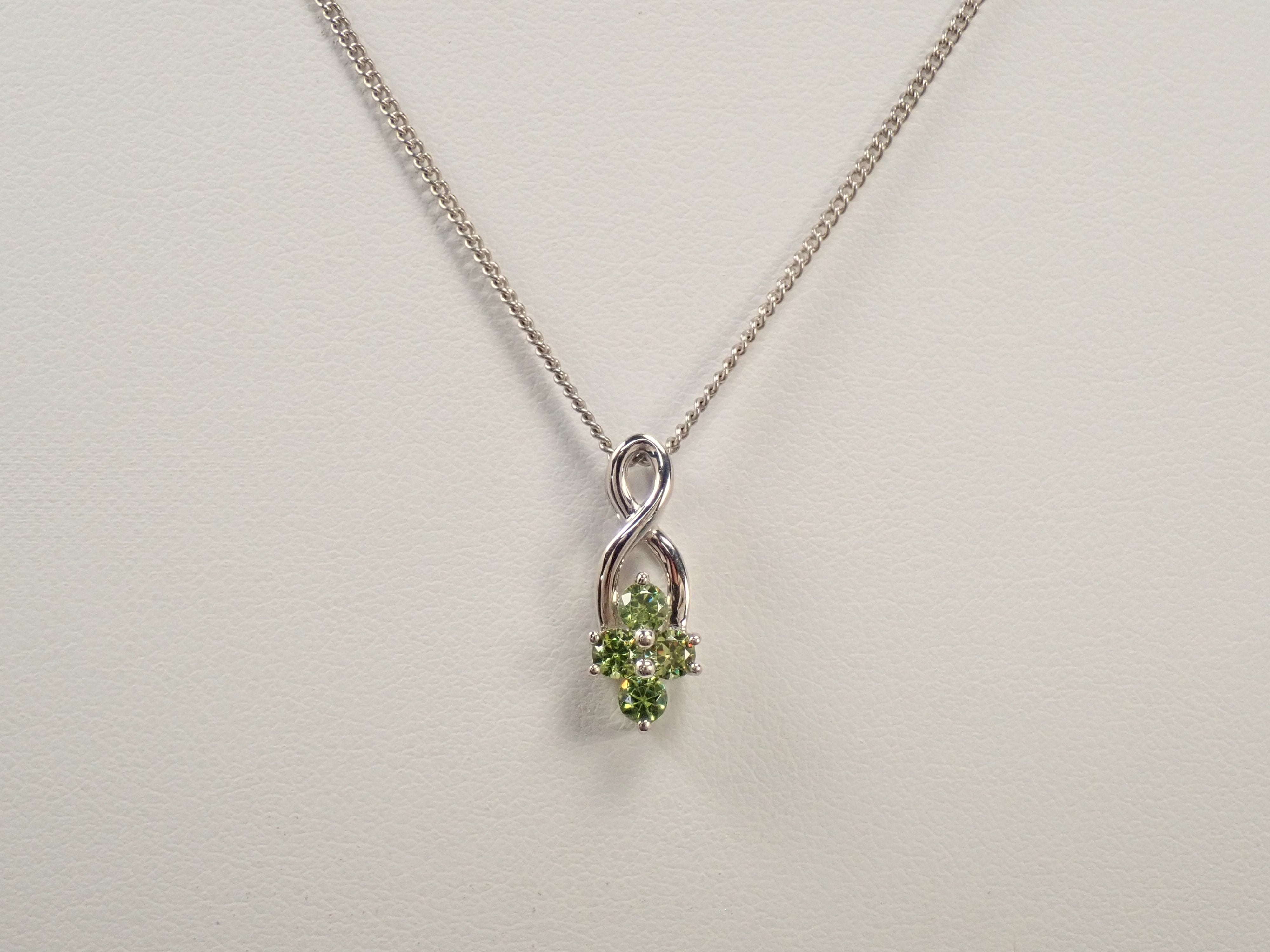 【6/14 22時販売】【カラフリ】Pt950 デマントイドガーネット 0.50ct ペンダントトップ（ネックレストップ） 鑑別書