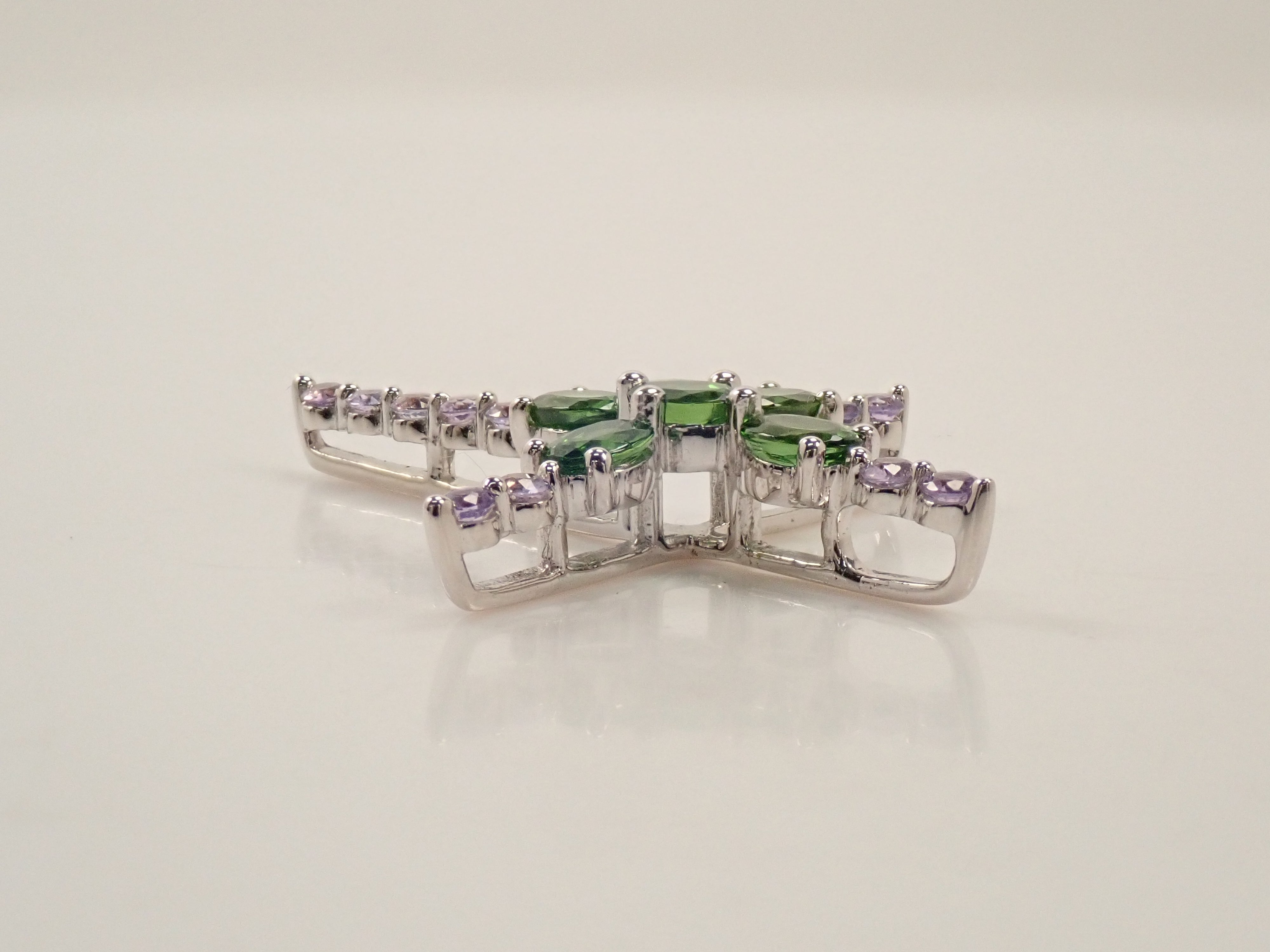 【6/14 22時販売】【カラフリ】K18WG クロムトルマリン 0.70ct・サファイア0.30ctペンダントトップ（ネックレストップ） 鑑別書