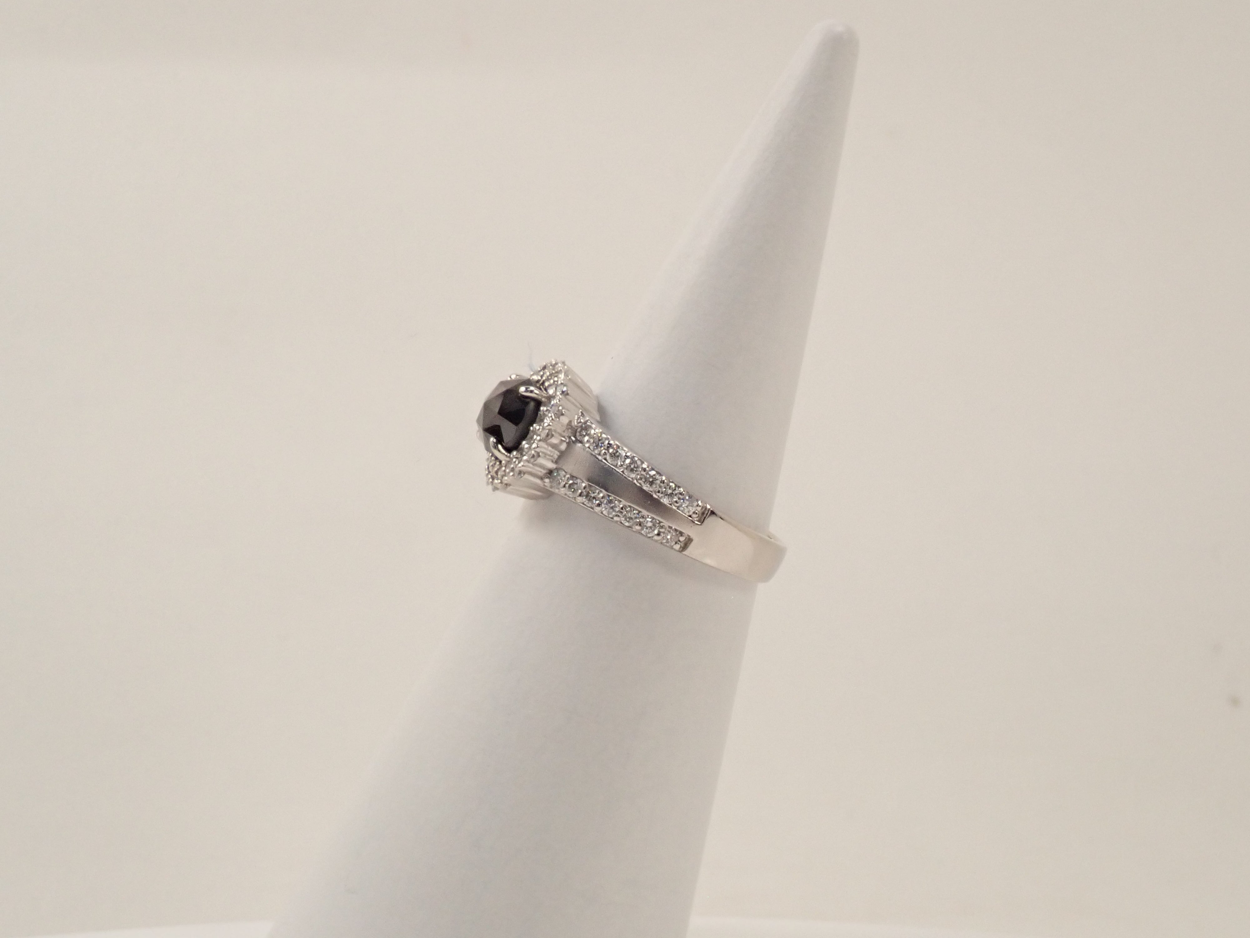 【22602618掲載】Pt900 ブラックダイヤモンド 1ct リング