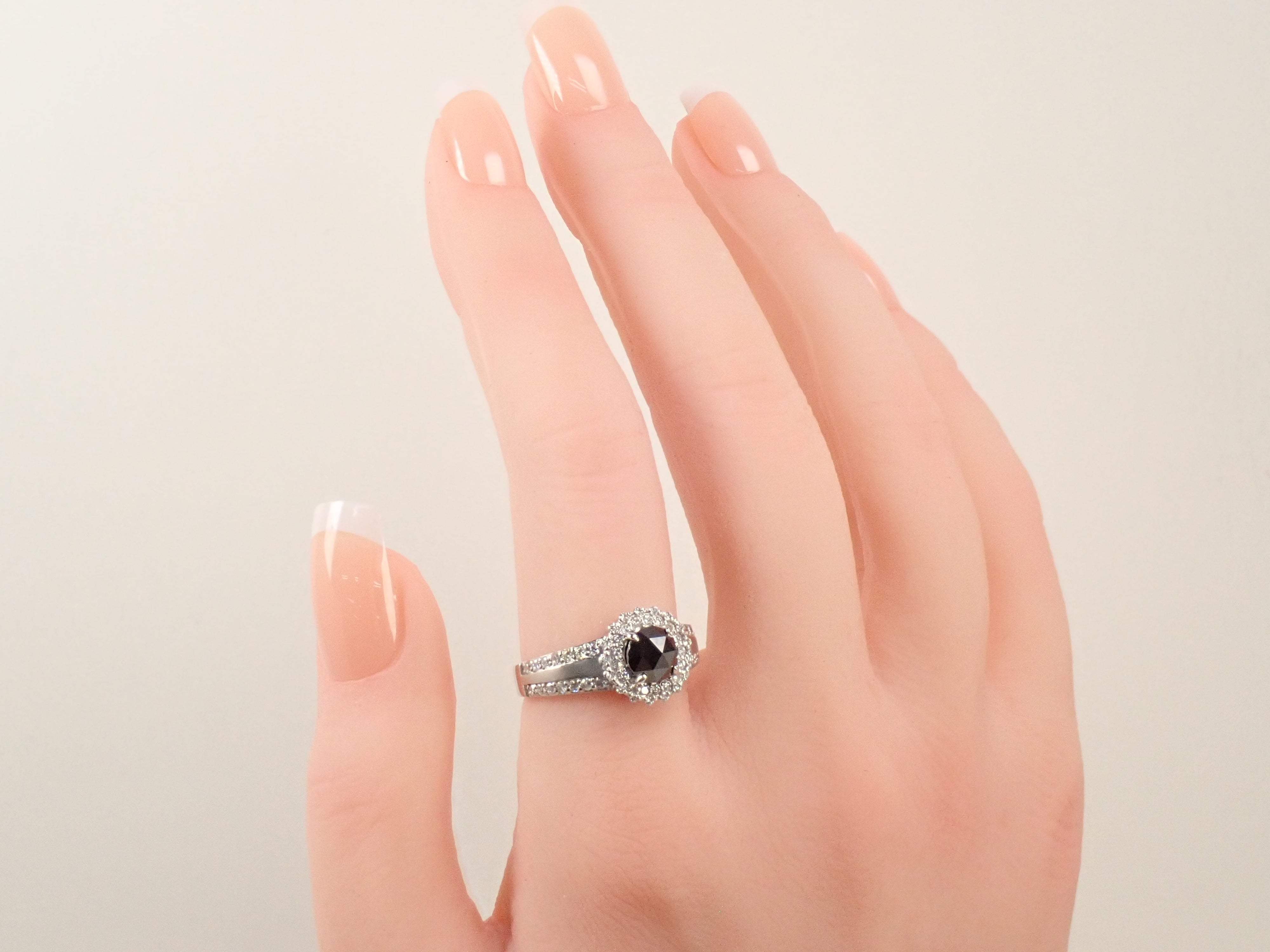 【22602618掲載】Pt900 ブラックダイヤモンド 1ct リング