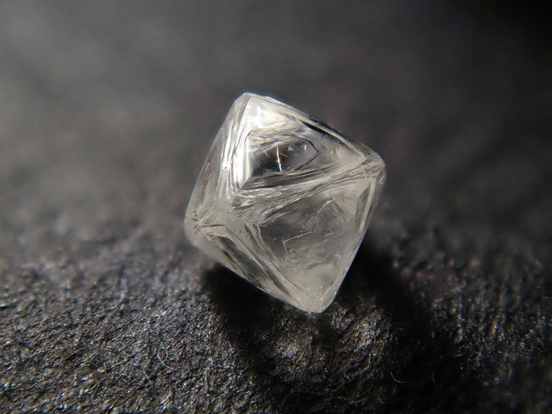 南アフリカ産ダイヤモンド原石（ソーヤブル） 0.097ct原石（トライゴン）