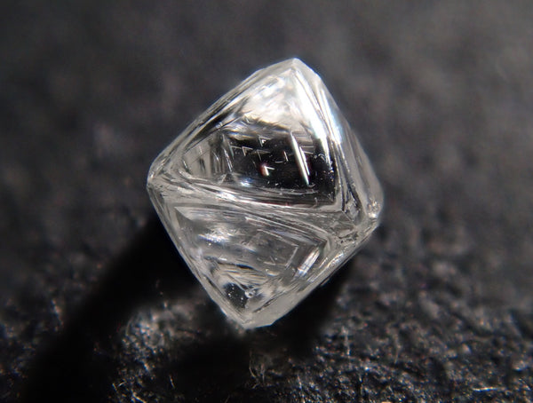【7/3 22時販売】南アフリカ産ダイヤモンド原石（ソーヤブル） 0.097ct原石（トライゴン）
