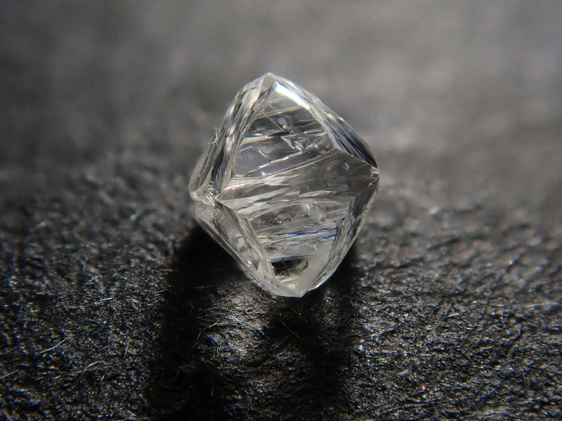 ロシア産ダイヤモンド原石（ソーヤブル） 0.103ctルース