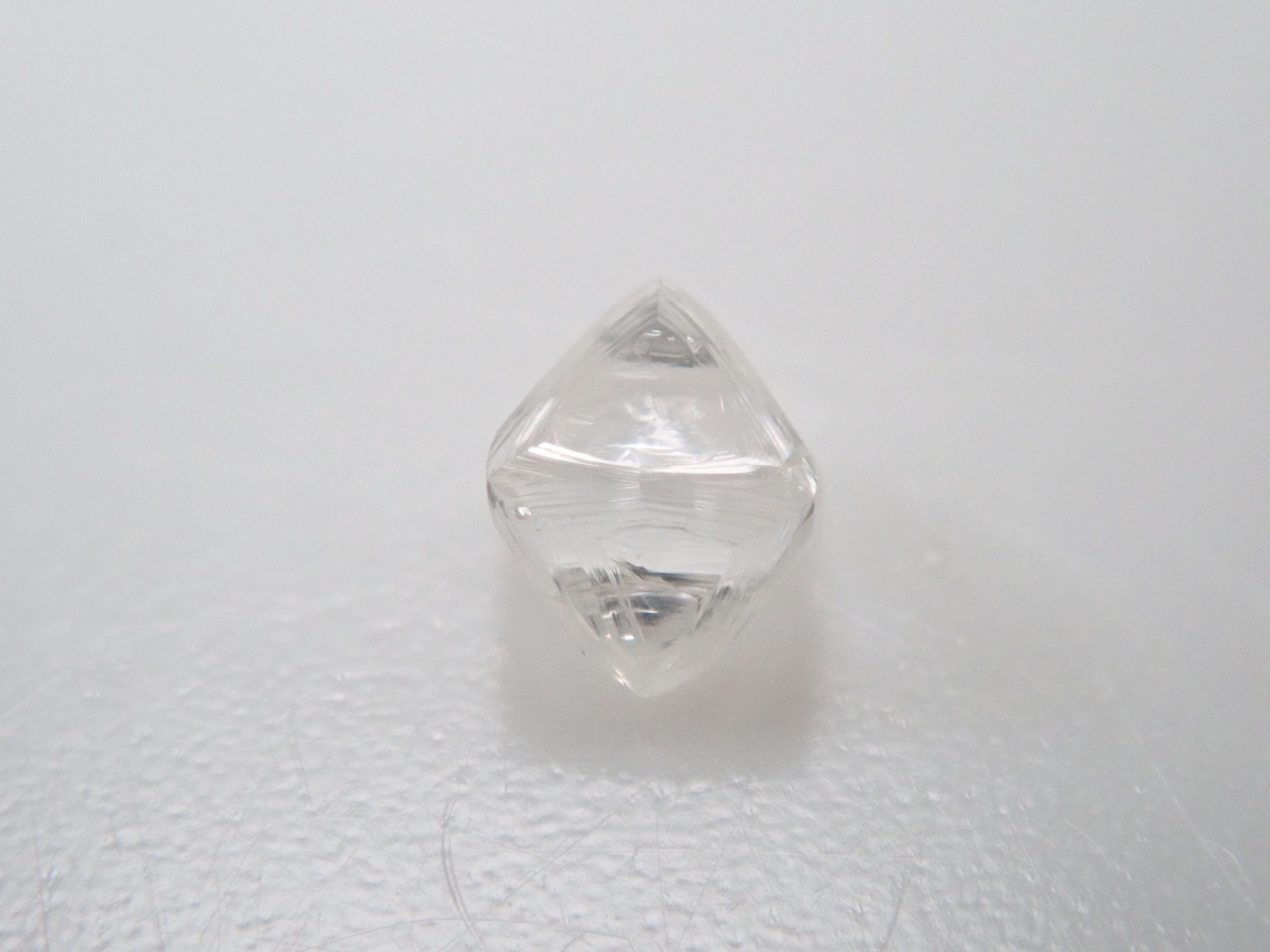 【12553264掲載】ロシア産ダイヤモンド原石（ソーヤブル） 0.097ctルース