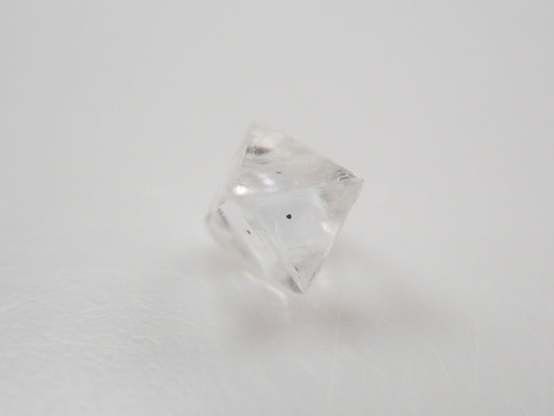ロシア産ダイヤモンド原石（ソーヤブル） 0.088ctルース