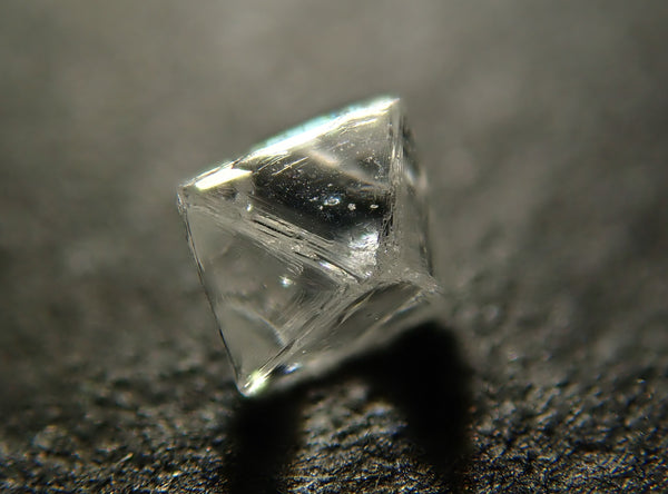 【7/3 22時販売】ロシア産ダイヤモンド原石（ソーヤブル） 0.088ctルース