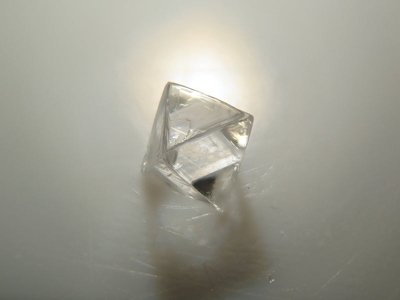 ロシア産ダイヤモンド原石（ソーヤブル） 0.085ctルース