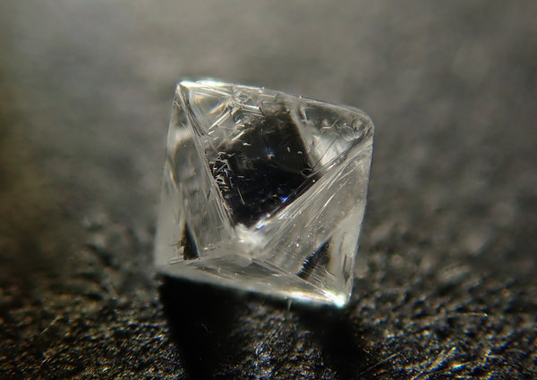 【6/19 22時販売】ロシア産ダイヤモンド原石（ソーヤブル） 0.085ct原石（トライゴン）