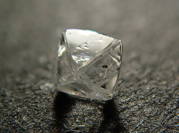 【6/27 22時販売】ロシア産ダイヤモンド原石（ソーヤブル） 0.077ct原石（トライゴン）