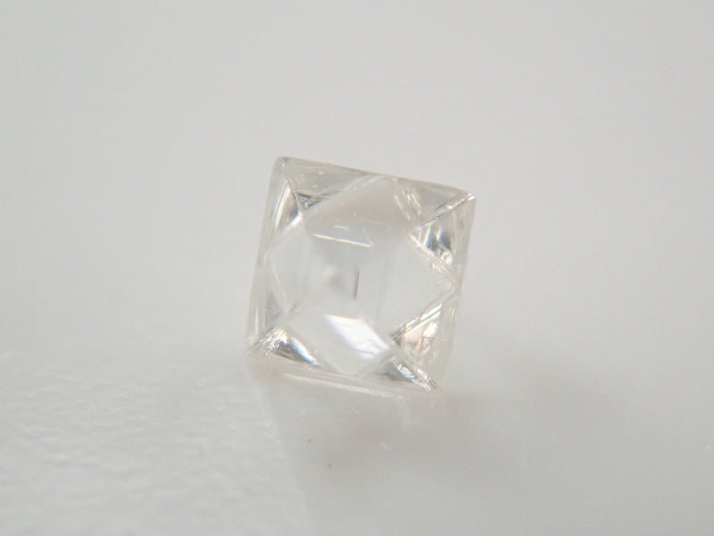 ロシア産ダイヤモンド原石（ソーヤブル） 0.081ct原石（トライゴン）