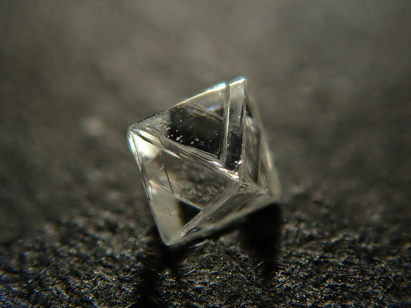 ロシア産ダイヤモンド原石（ソーヤブル） 0.081ct原石（トライゴン）