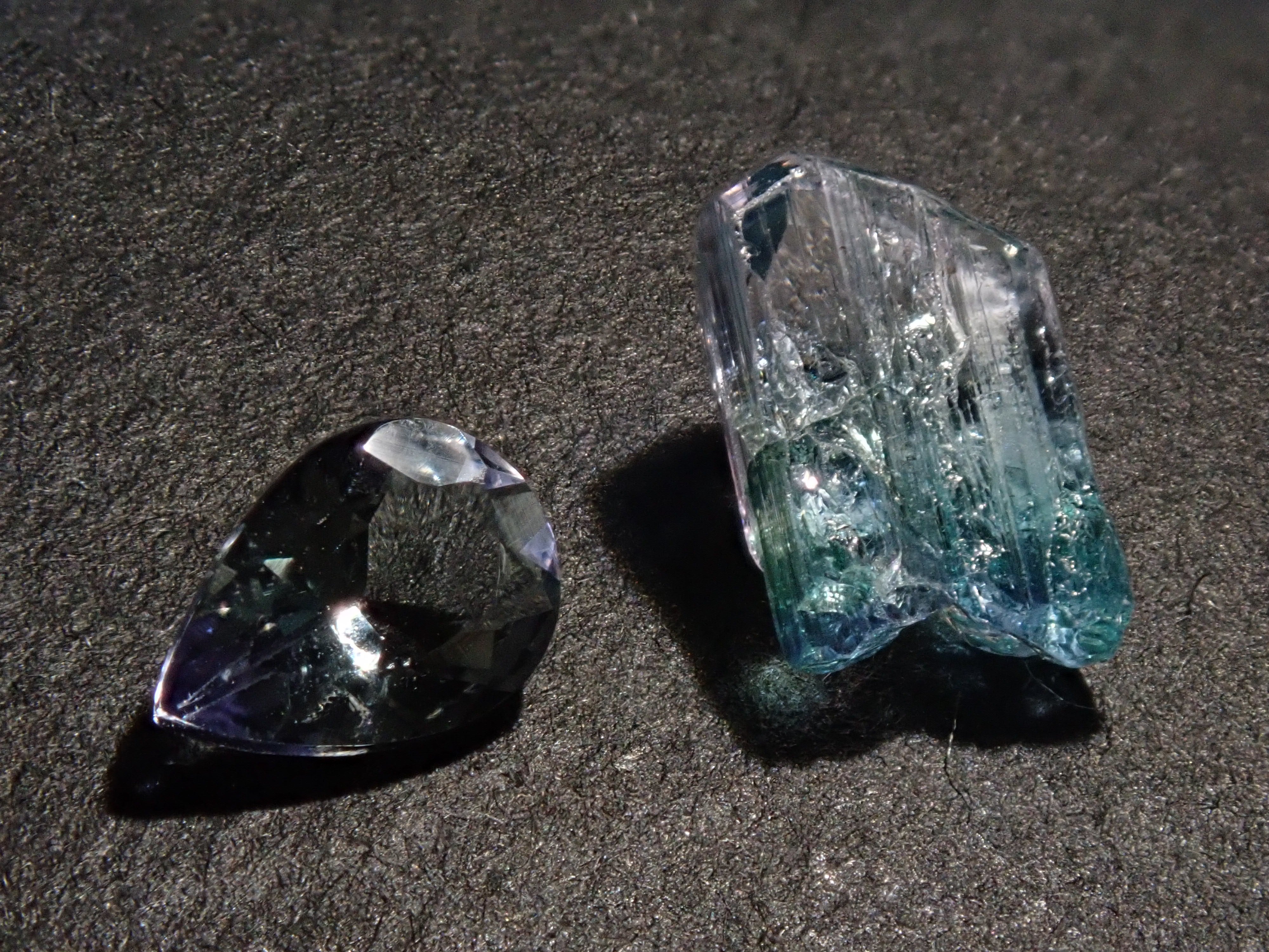 Bicolor Zoisite 1.497ct rough stone