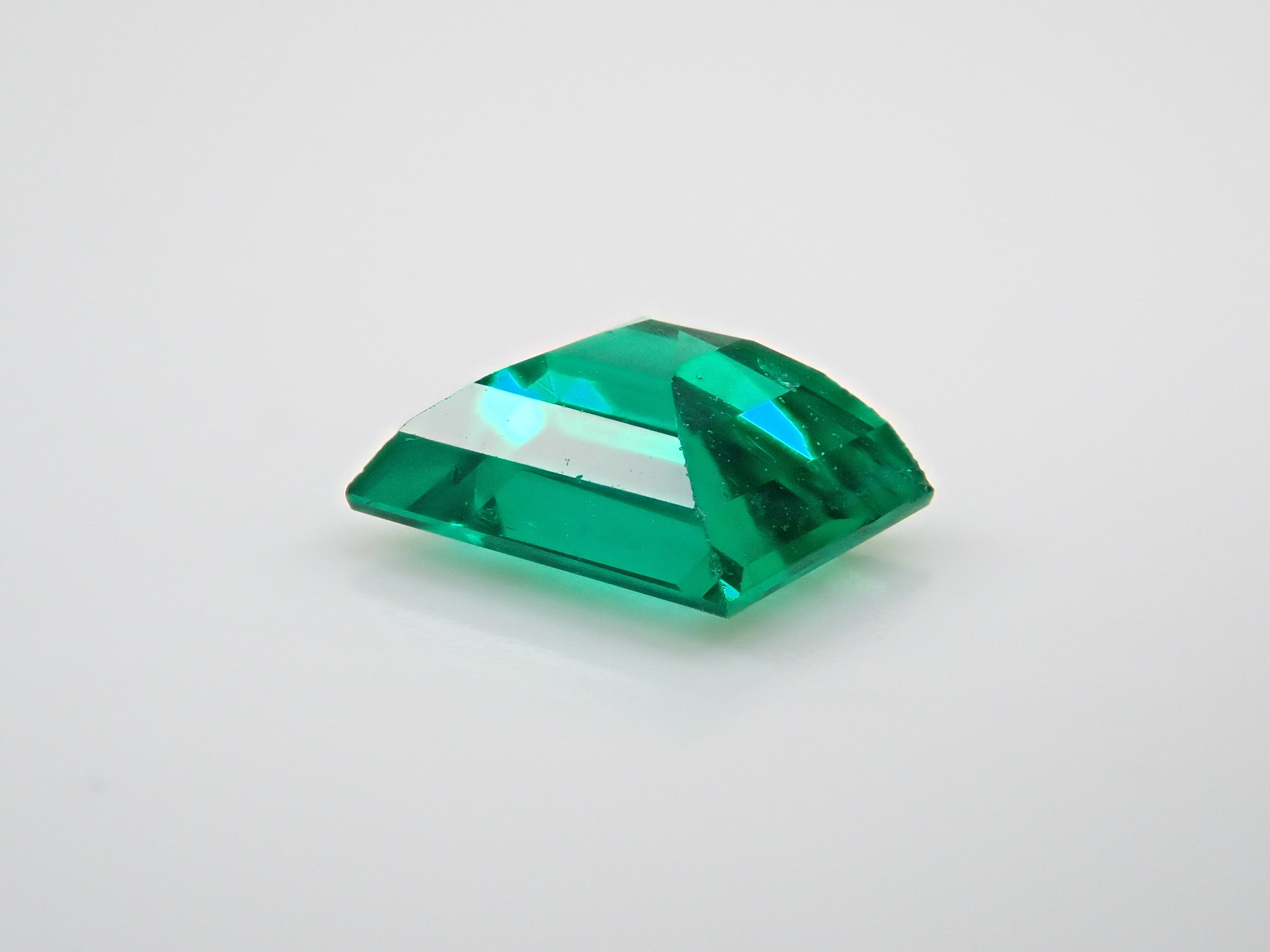 【12543545掲載】ノンオイルエメラルド 0.510ctルース