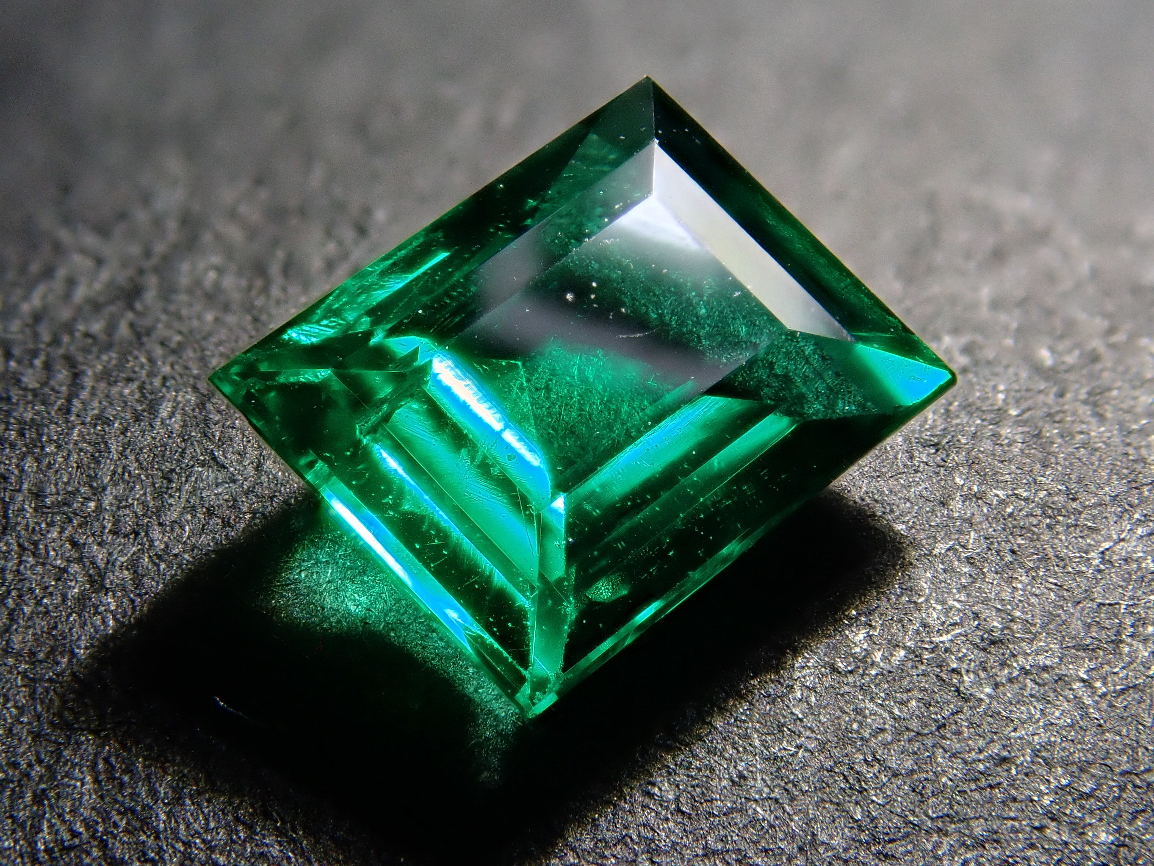 【12543545掲載】ノンオイルエメラルド 0.510ctルース