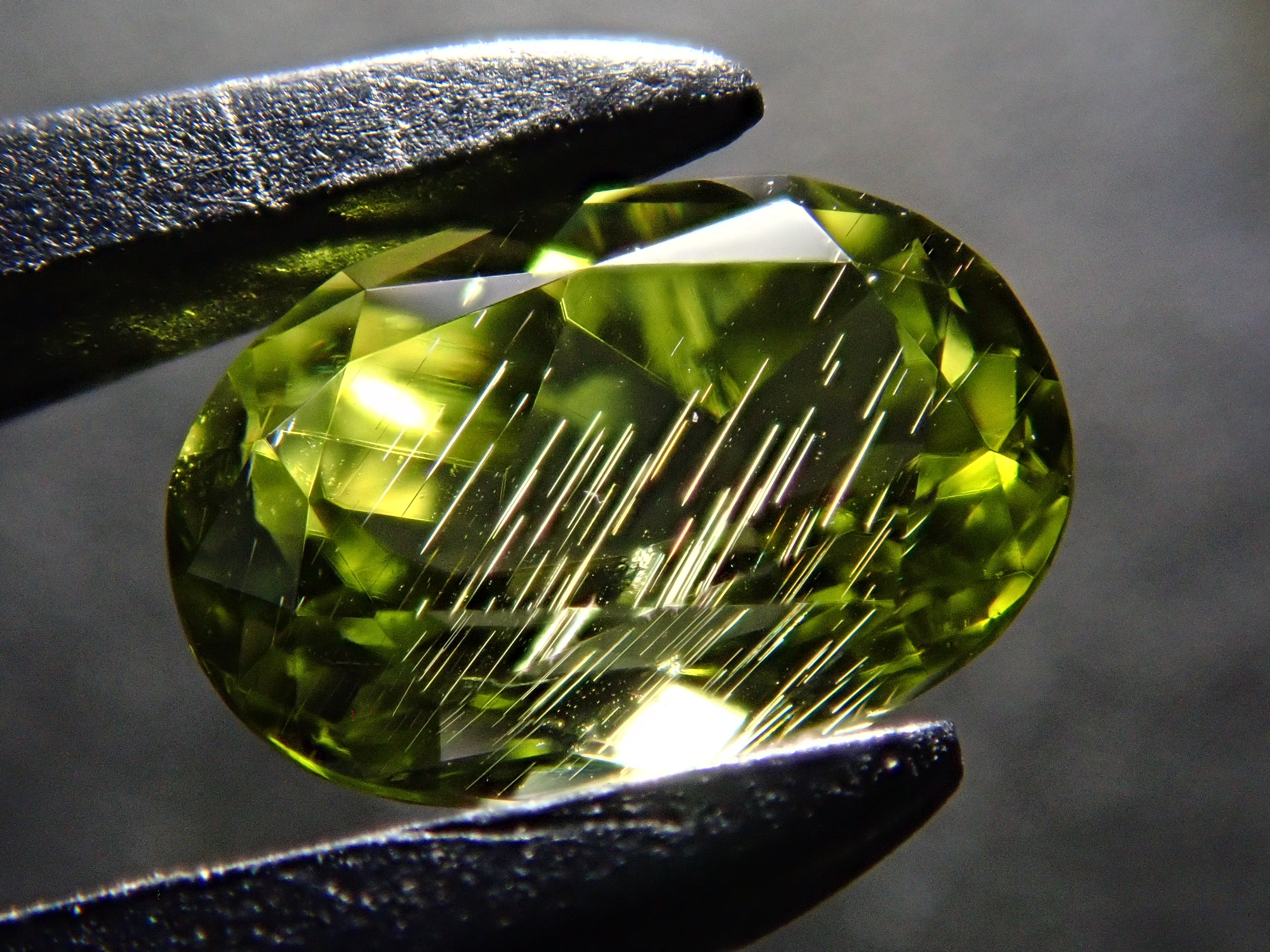 《Yurakucho Marui 20240725》Parasite Peridot (Parasite Peridot) 0.541ct Loose Stone Japan-Germany Exchange