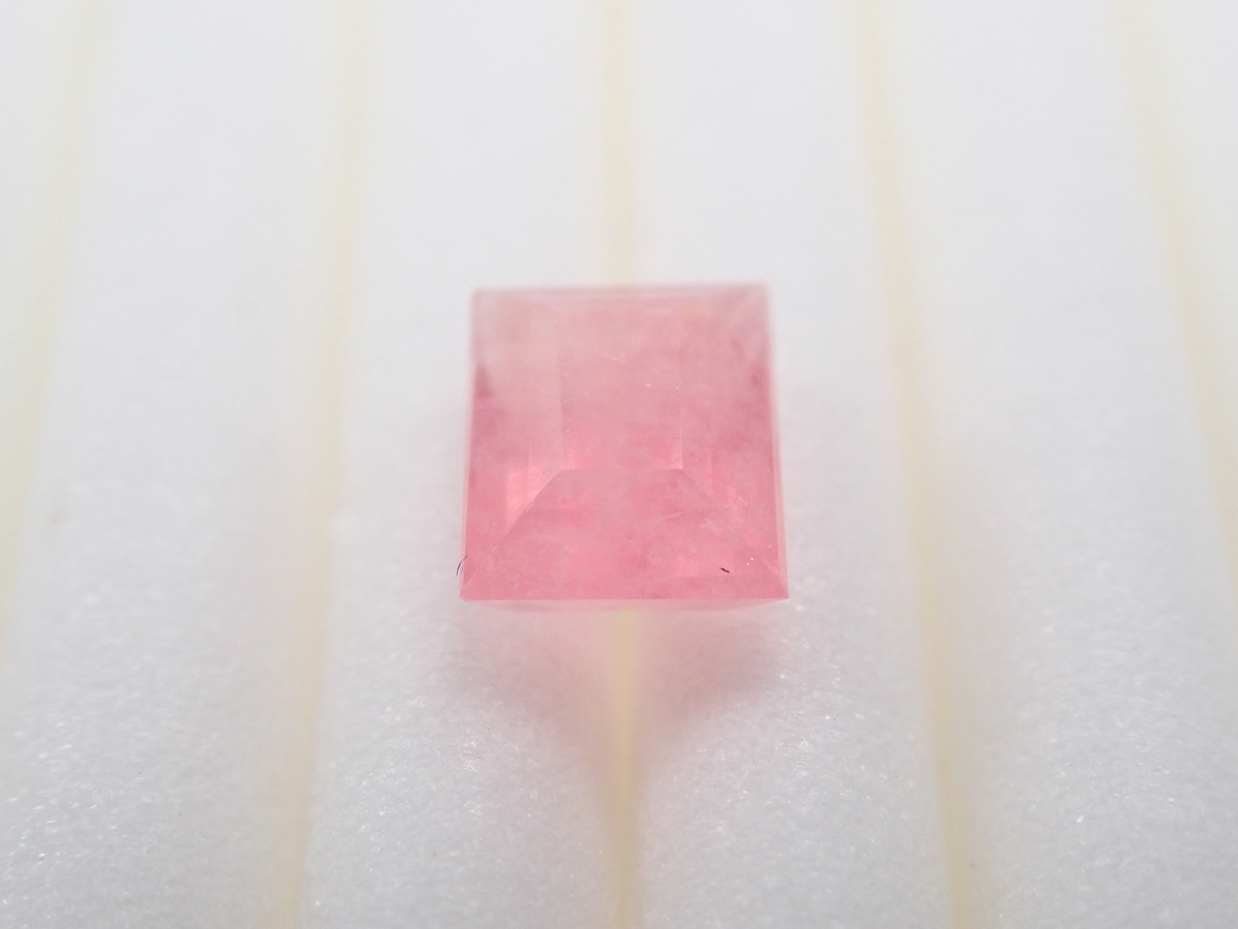 【12543590掲載】グリーンランド産タグトゥパイト 0.420ctルース