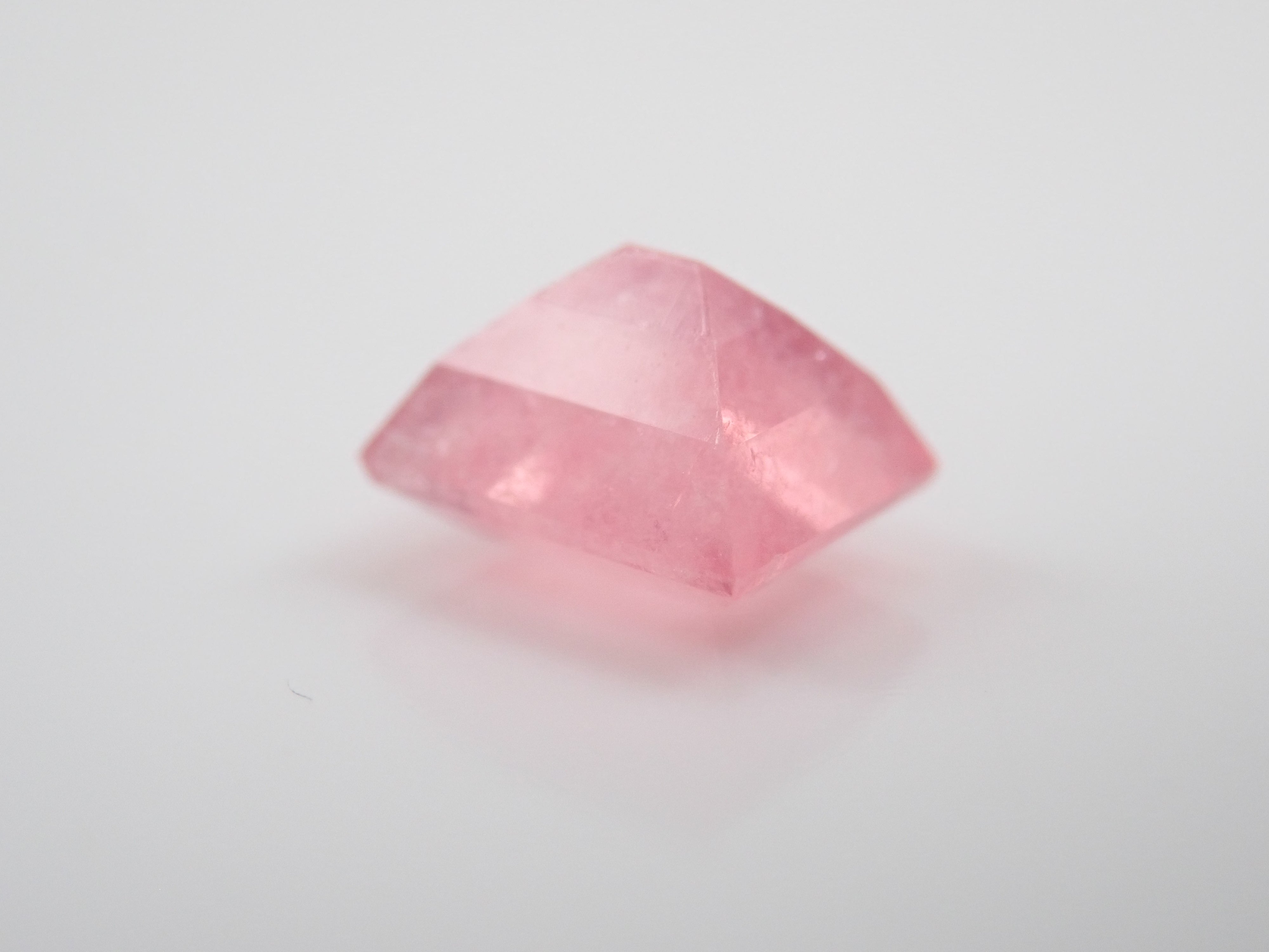 【12543590掲載】グリーンランド産タグトゥパイト 0.420ctルース