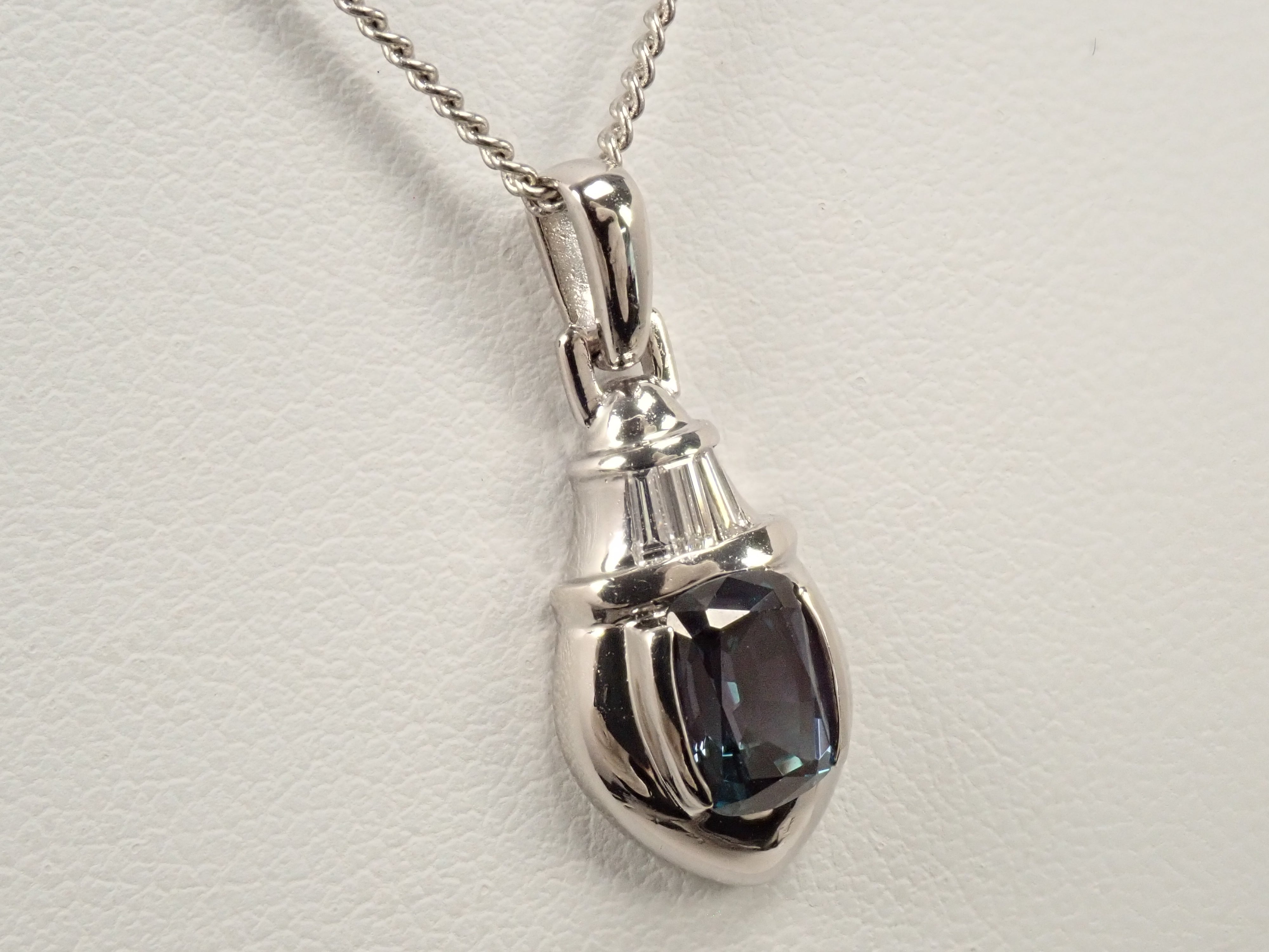 Colorful] Pt900 Synthetic Alexandrite 1.08ct Pendant Top (Necklace