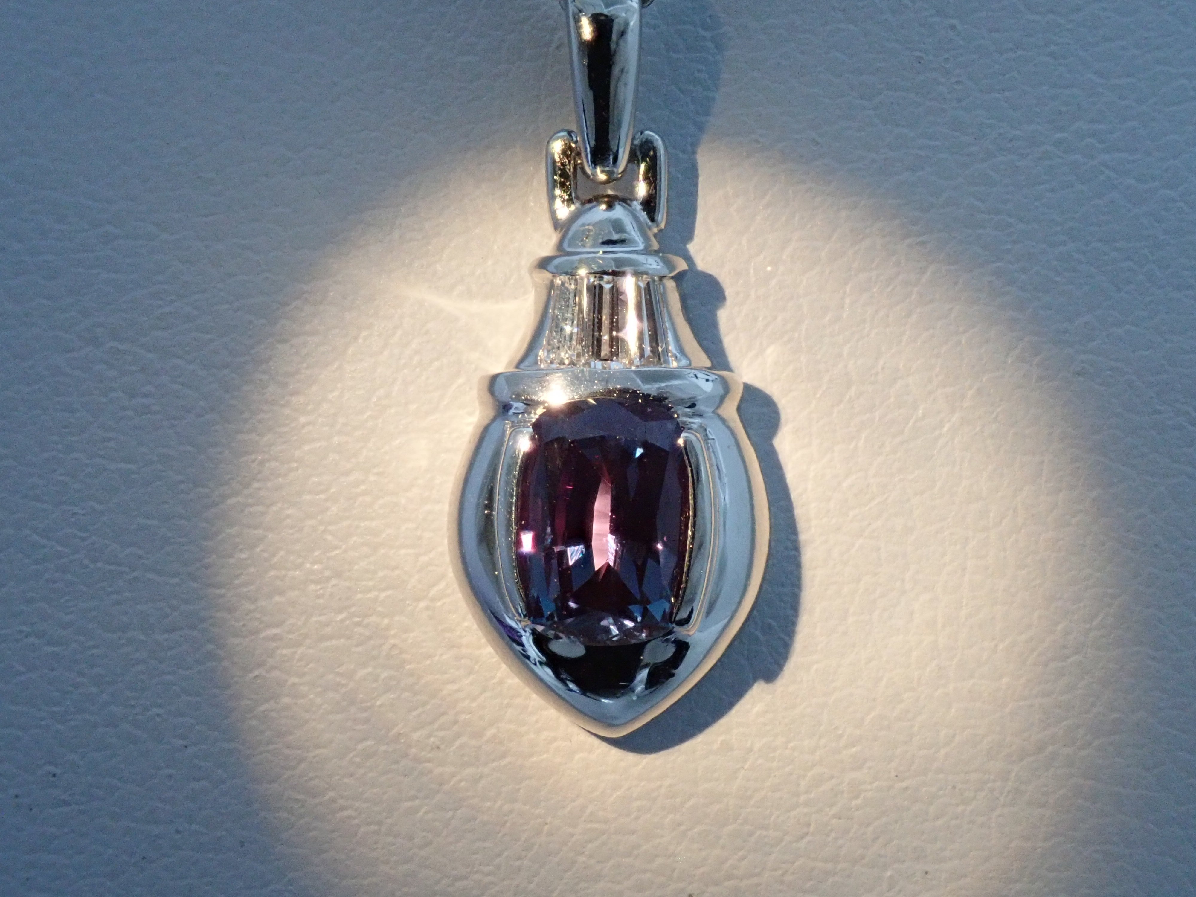 pt900 D0.02ct 石1.97ct ネックレストップ　アクセサリー　小物 Colorful] Pt900 Synthetic Alexandrite 1.08ct Pendant Top (Necklace