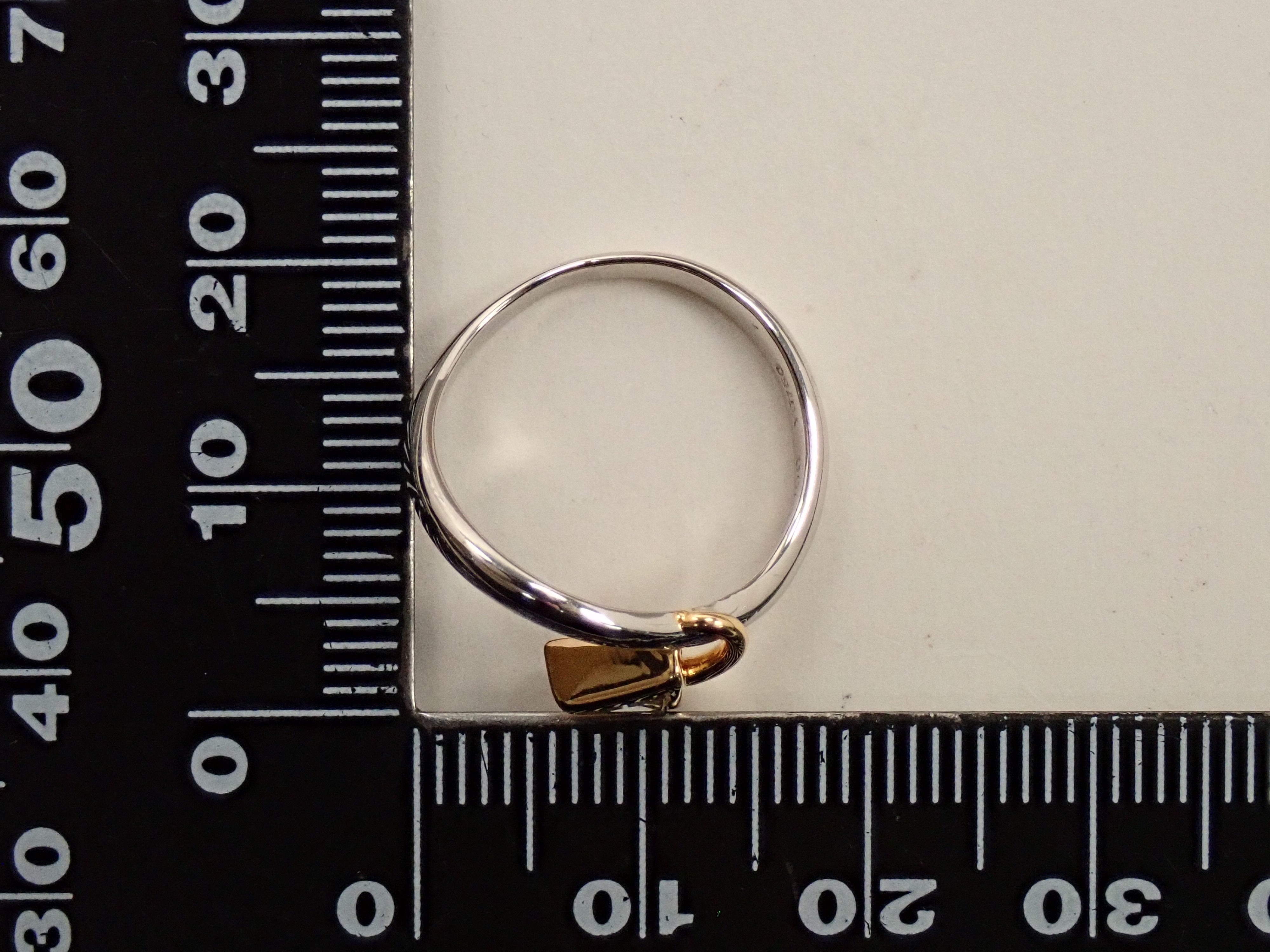 【22602633掲載】【カラフリ】Pt900/K18 ダイヤモンド 0.22ctct リング