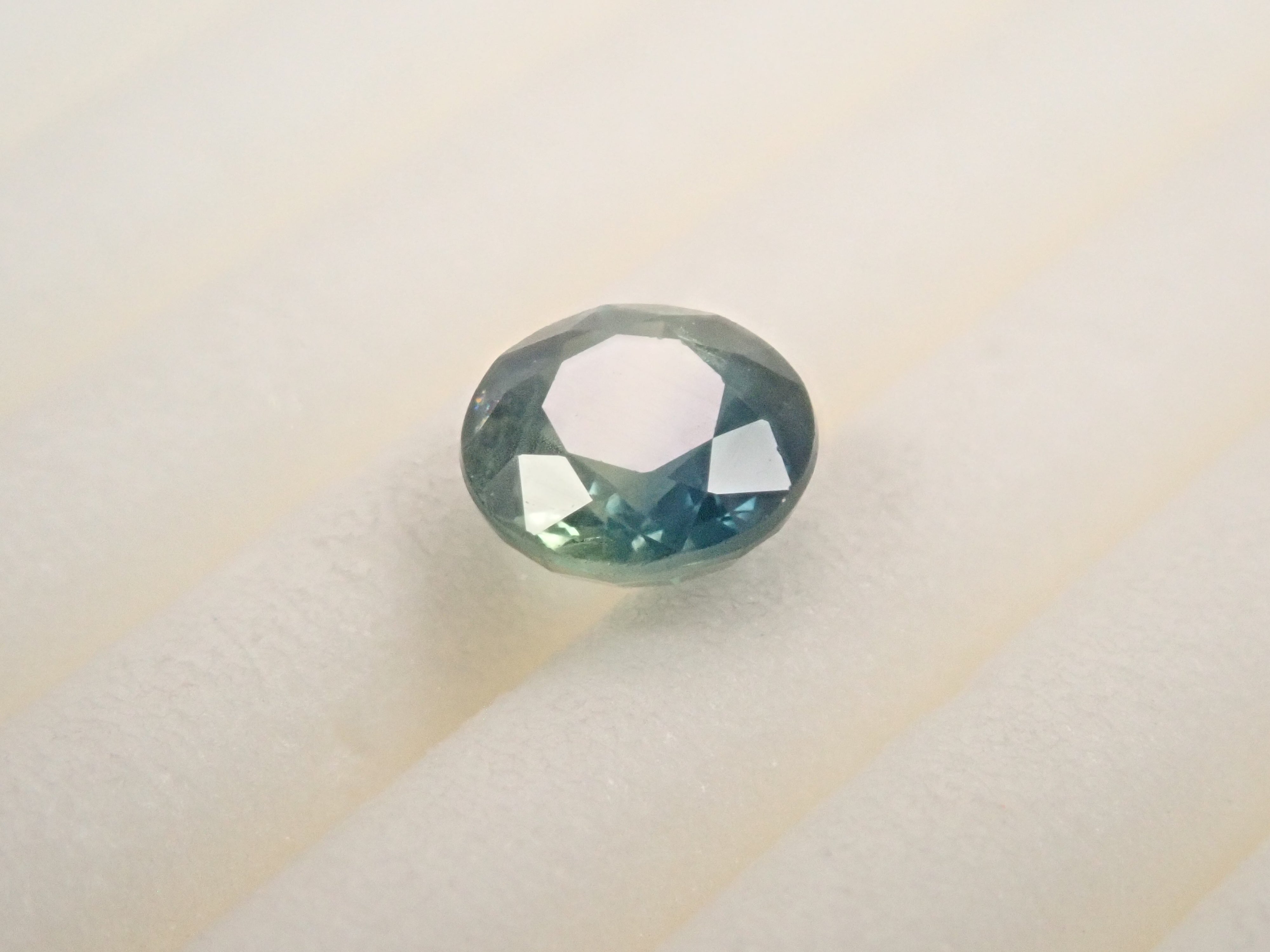 マダガスカル産バイカラーサファイア 0.506ctルース