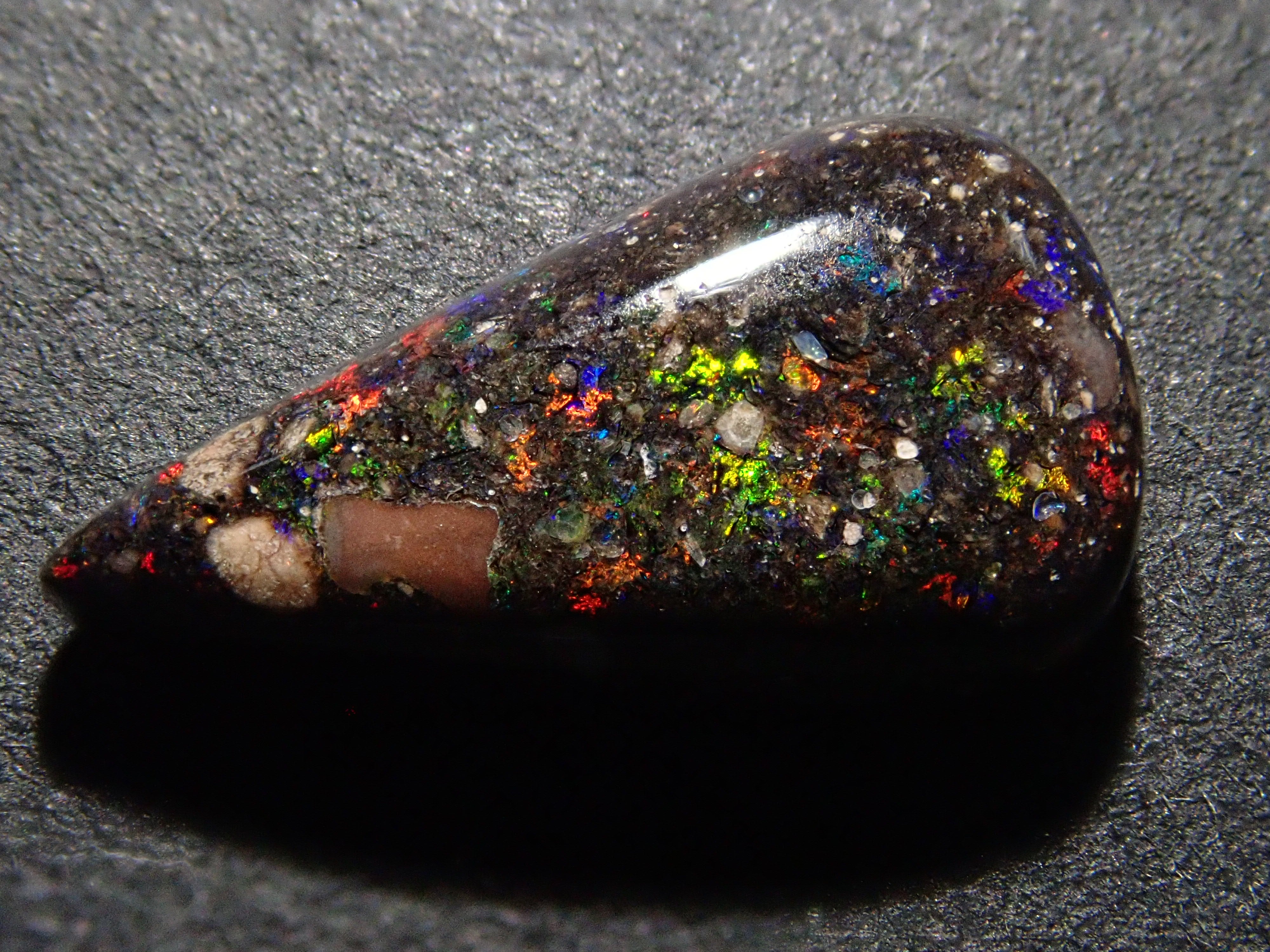 Coober Pedy Opal Stone 2.6 Carats 8081